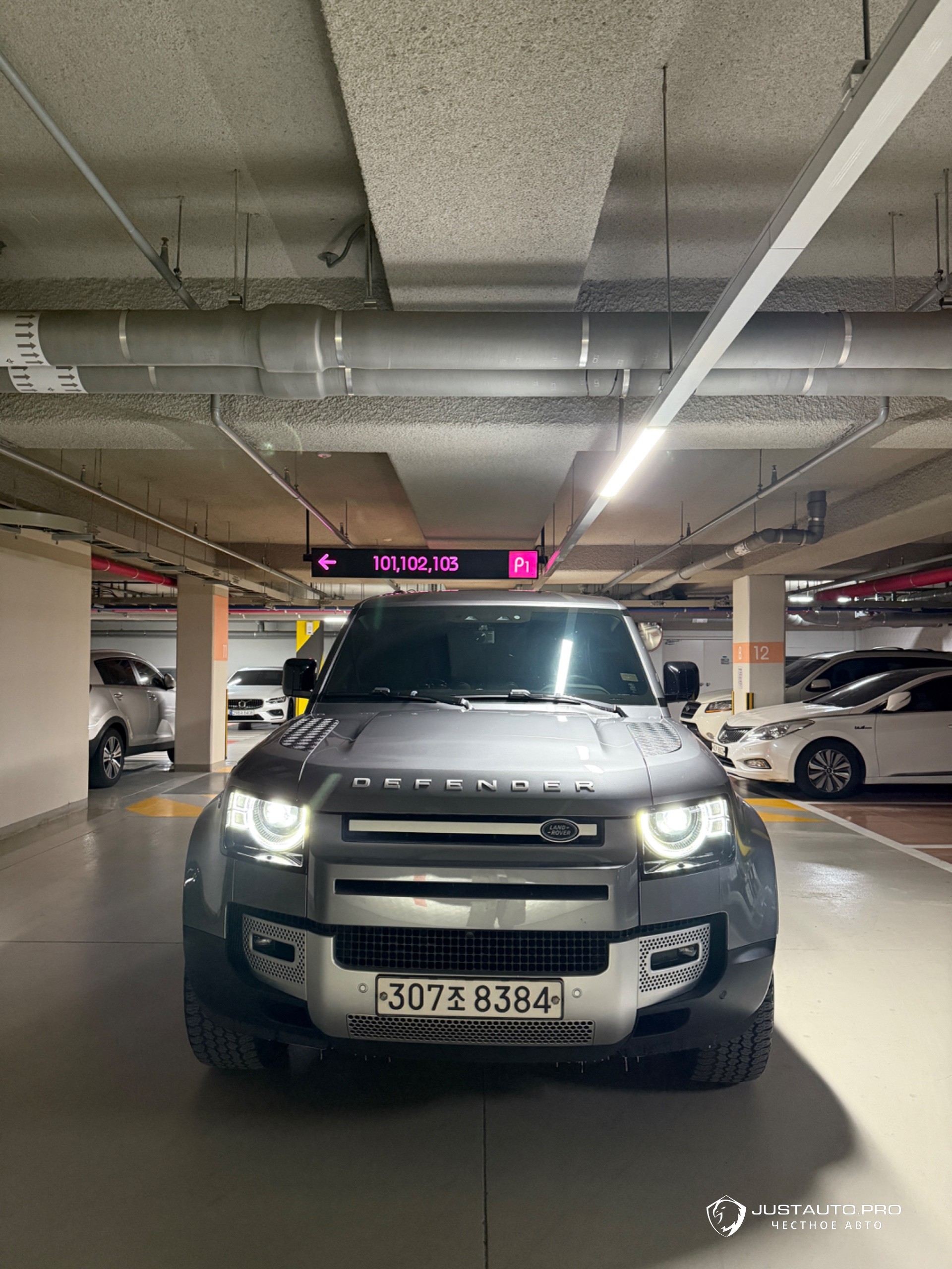 Автомобиль Land Rover Defender