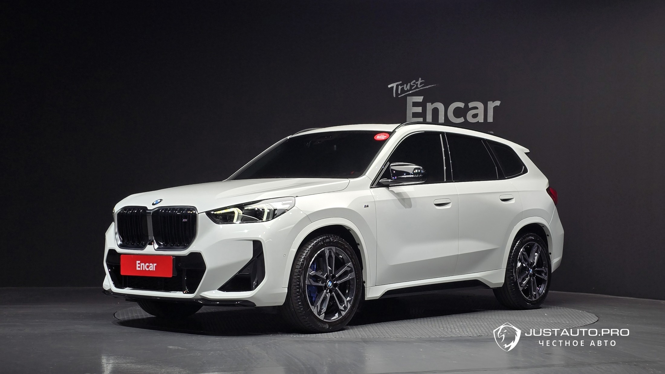 Автомобиль BMW X1