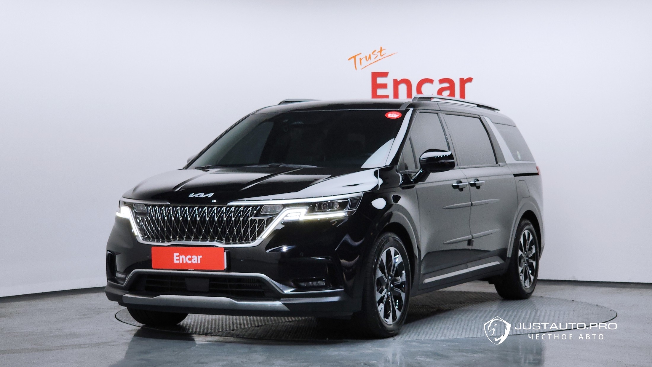 Автомобиль Kia Canival