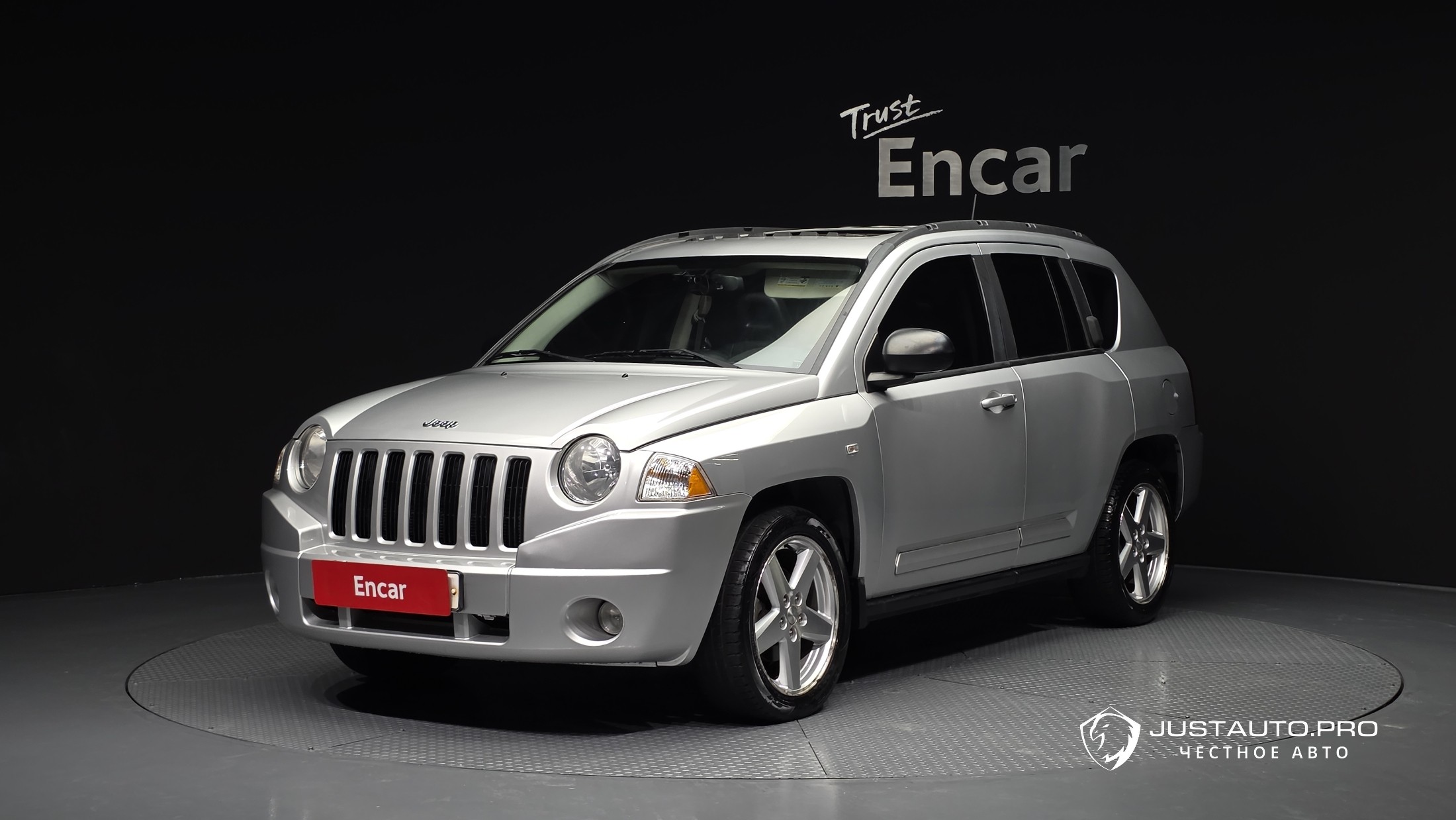 Автомобиль Jeep Compass