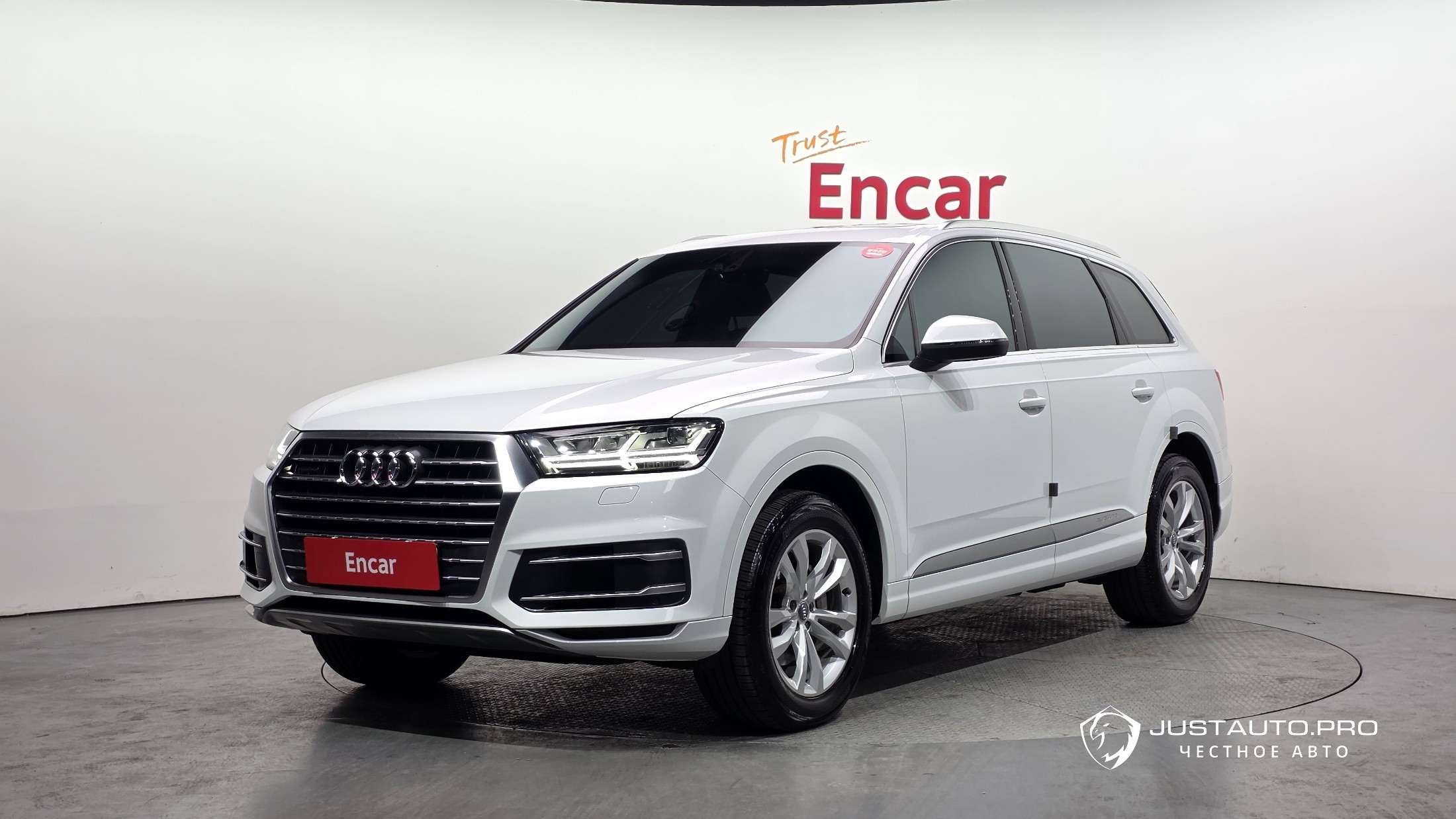 Автомобиль Audi Q7