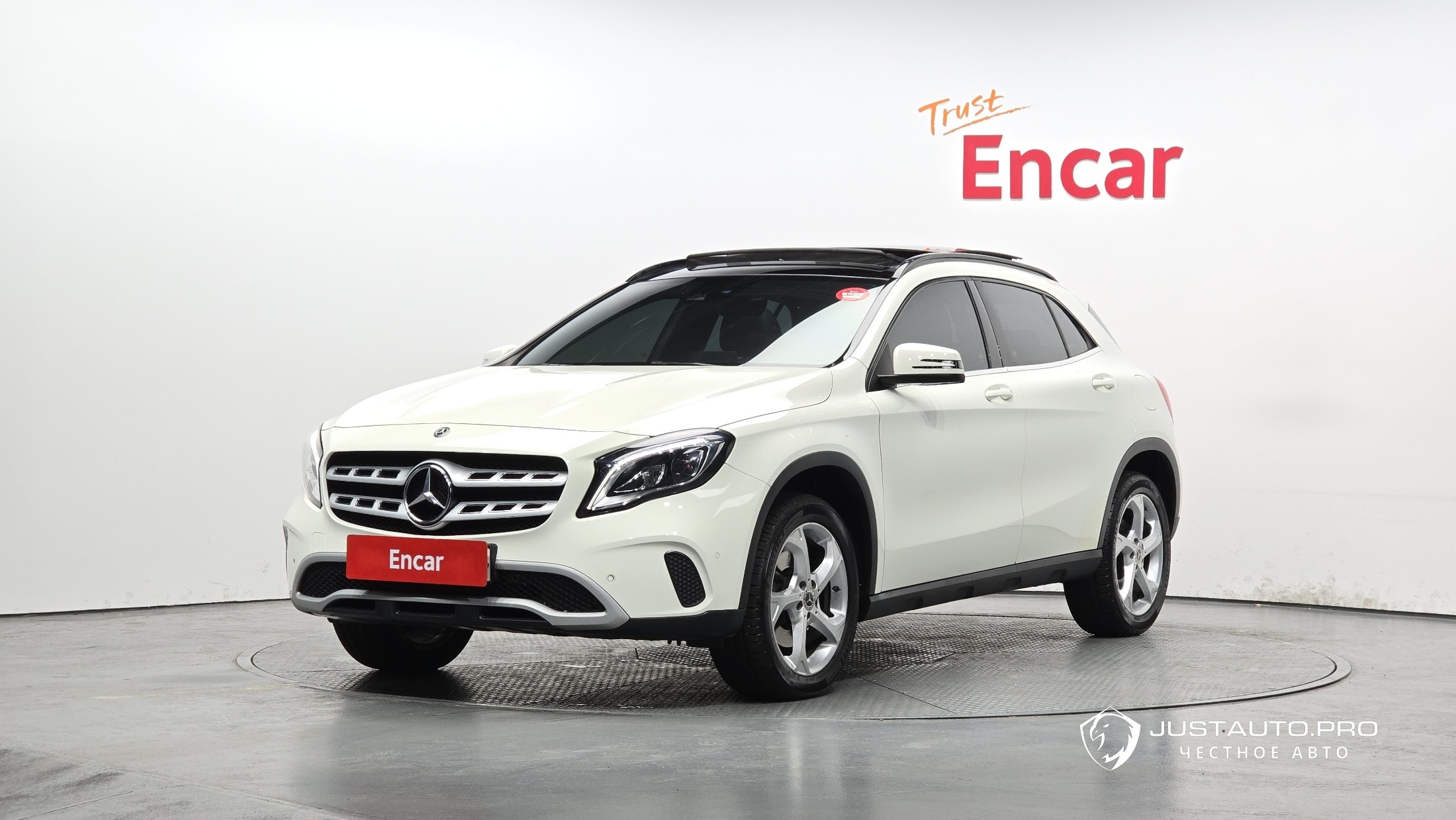 Автомобиль Mercedes-Benz GLA-Class