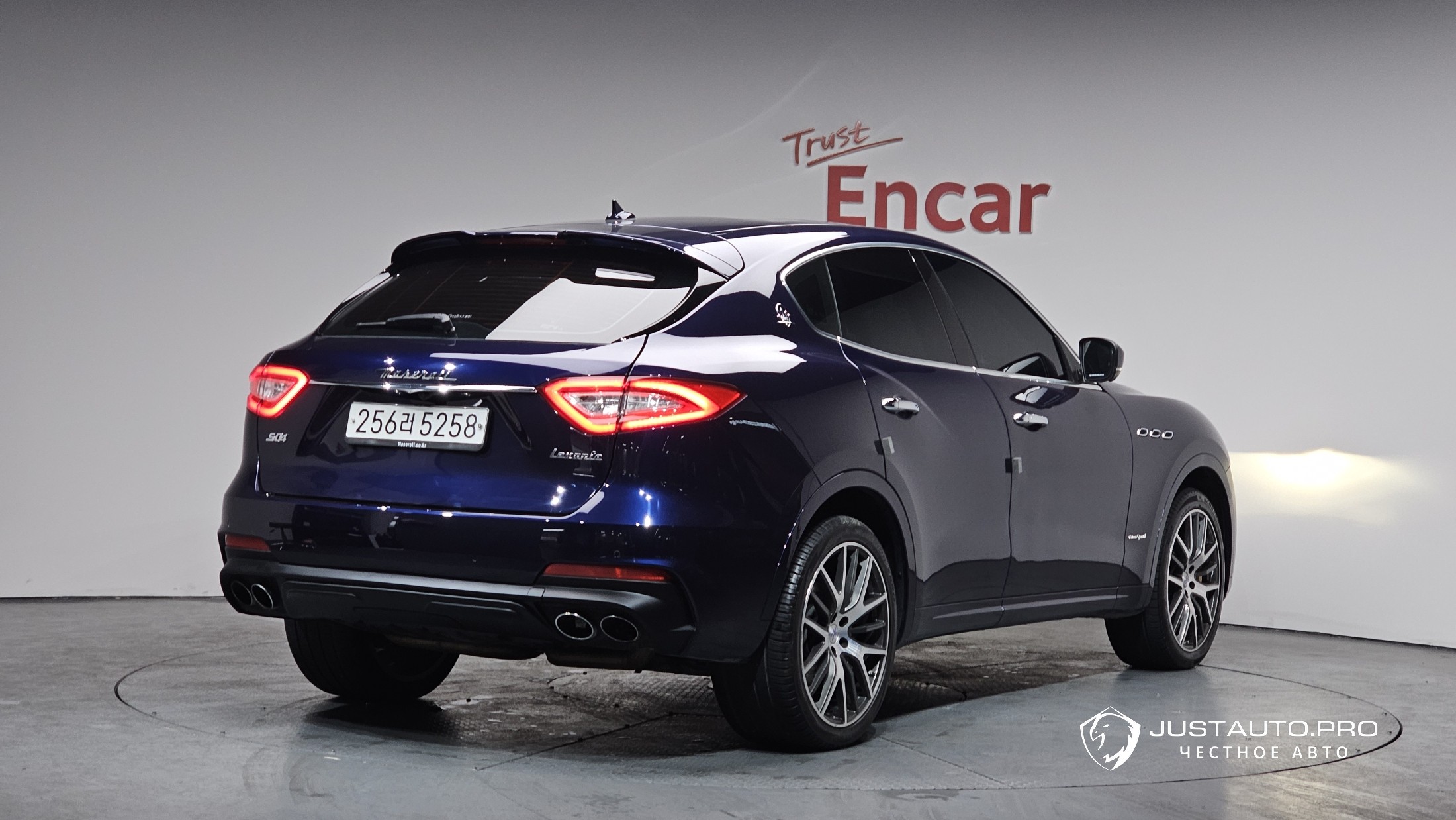 Автомобиль Maserati Levante
