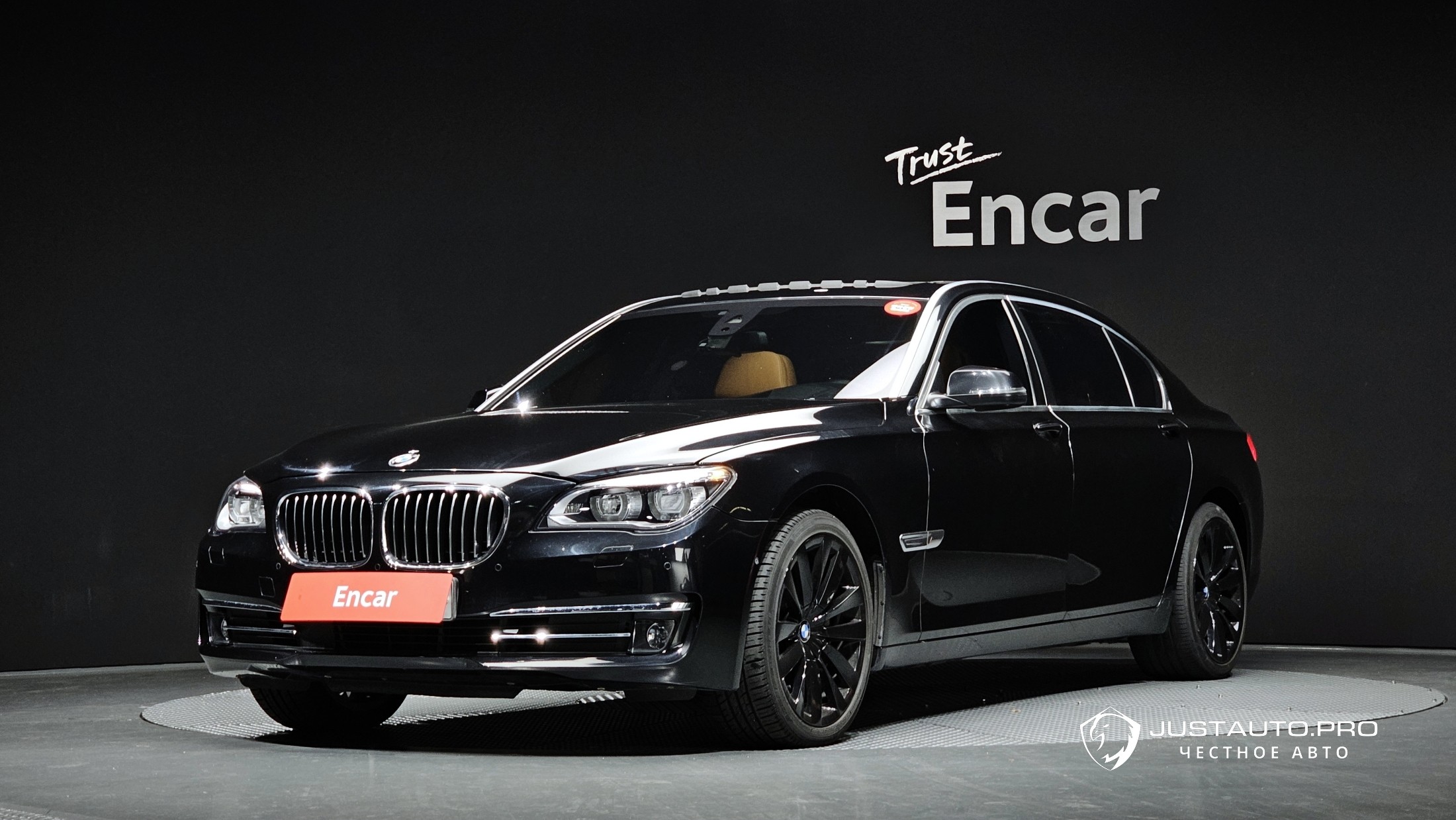 Автомобиль BMW 7-Series