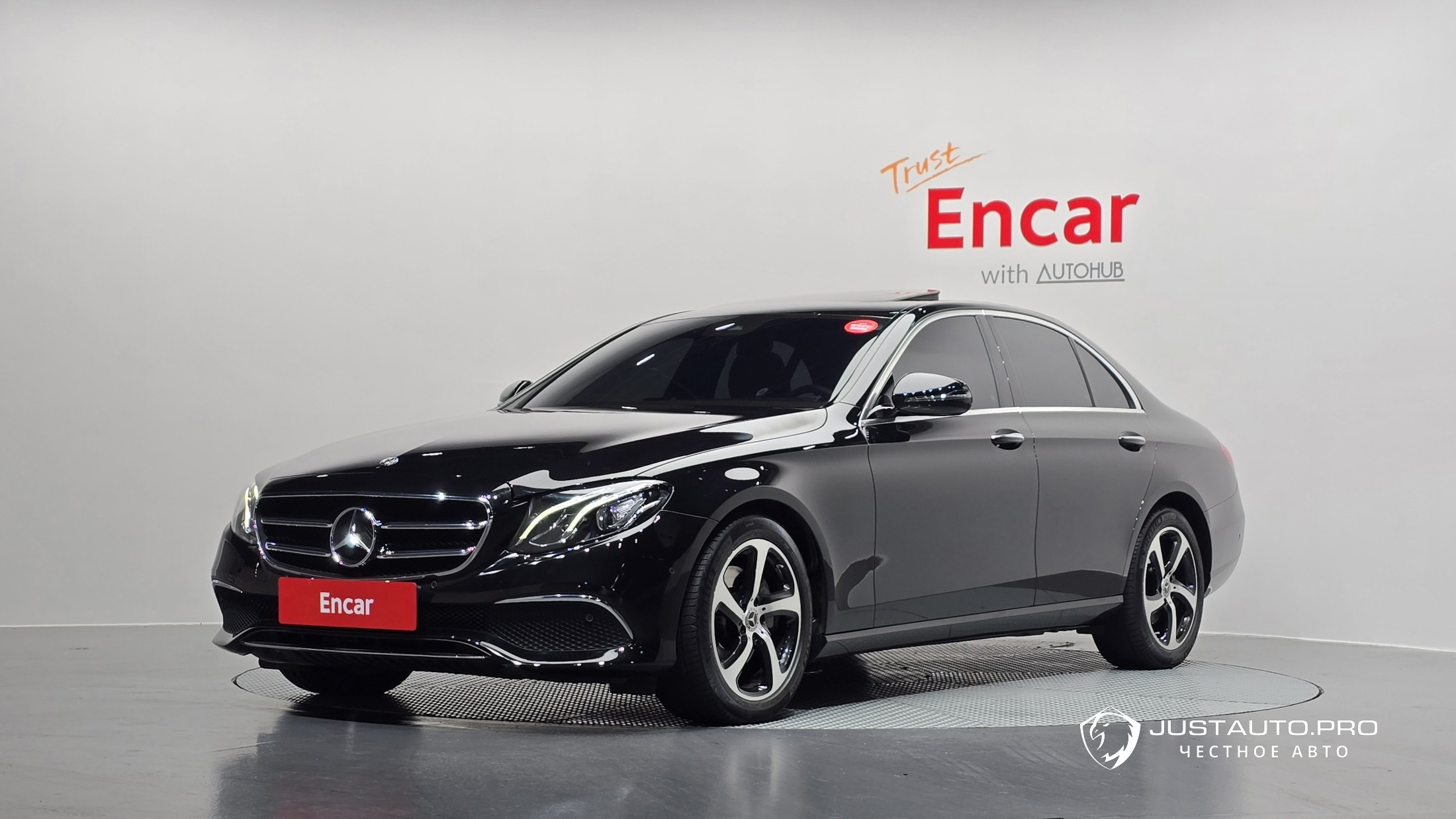 Автомобиль Mercedes-Benz E-Class