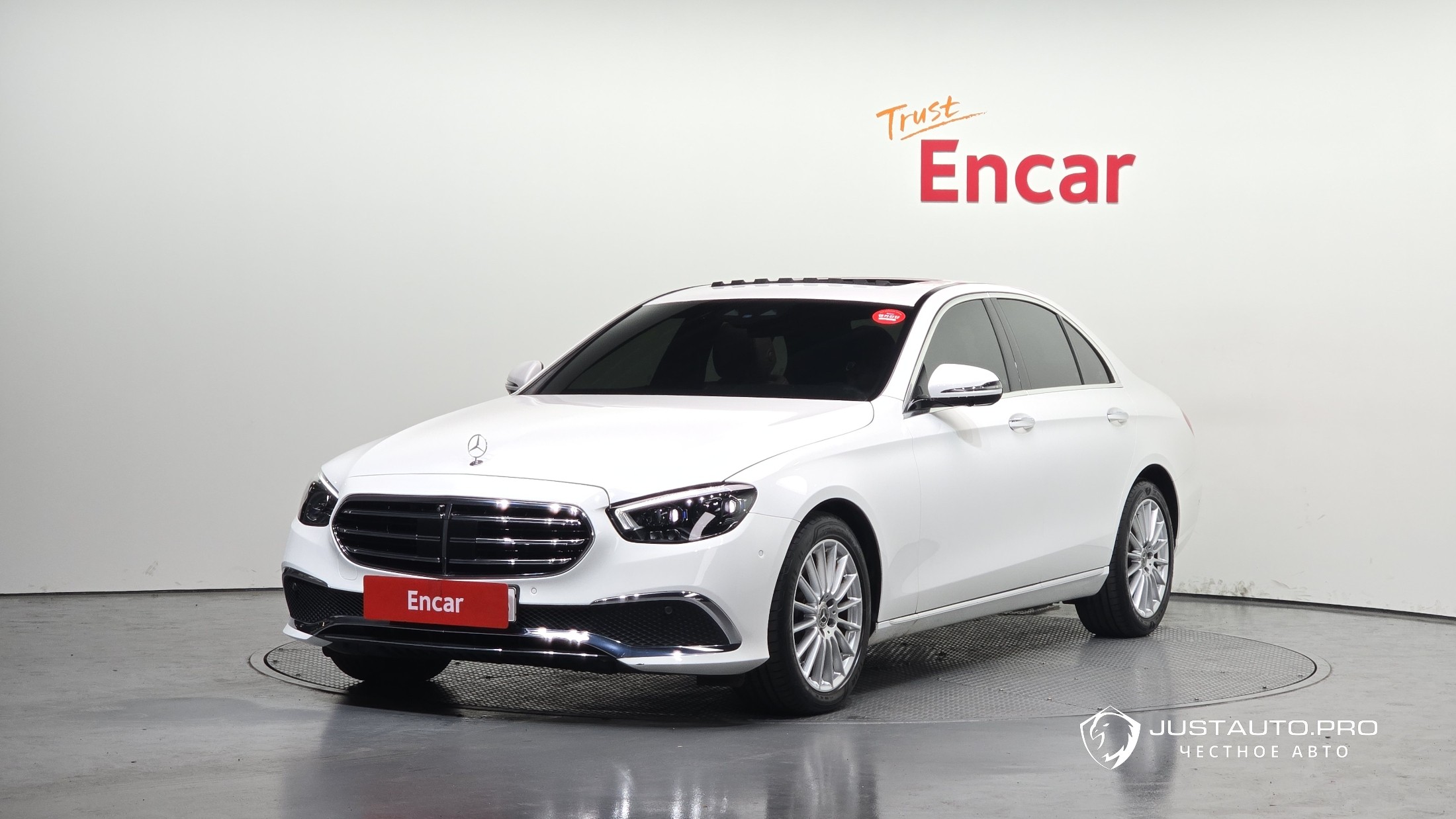 Автомобиль Mercedes-Benz E-Class