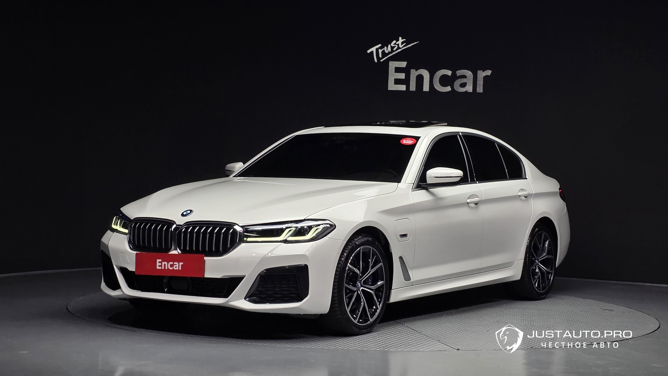 Автомобиль BMW 5-Series