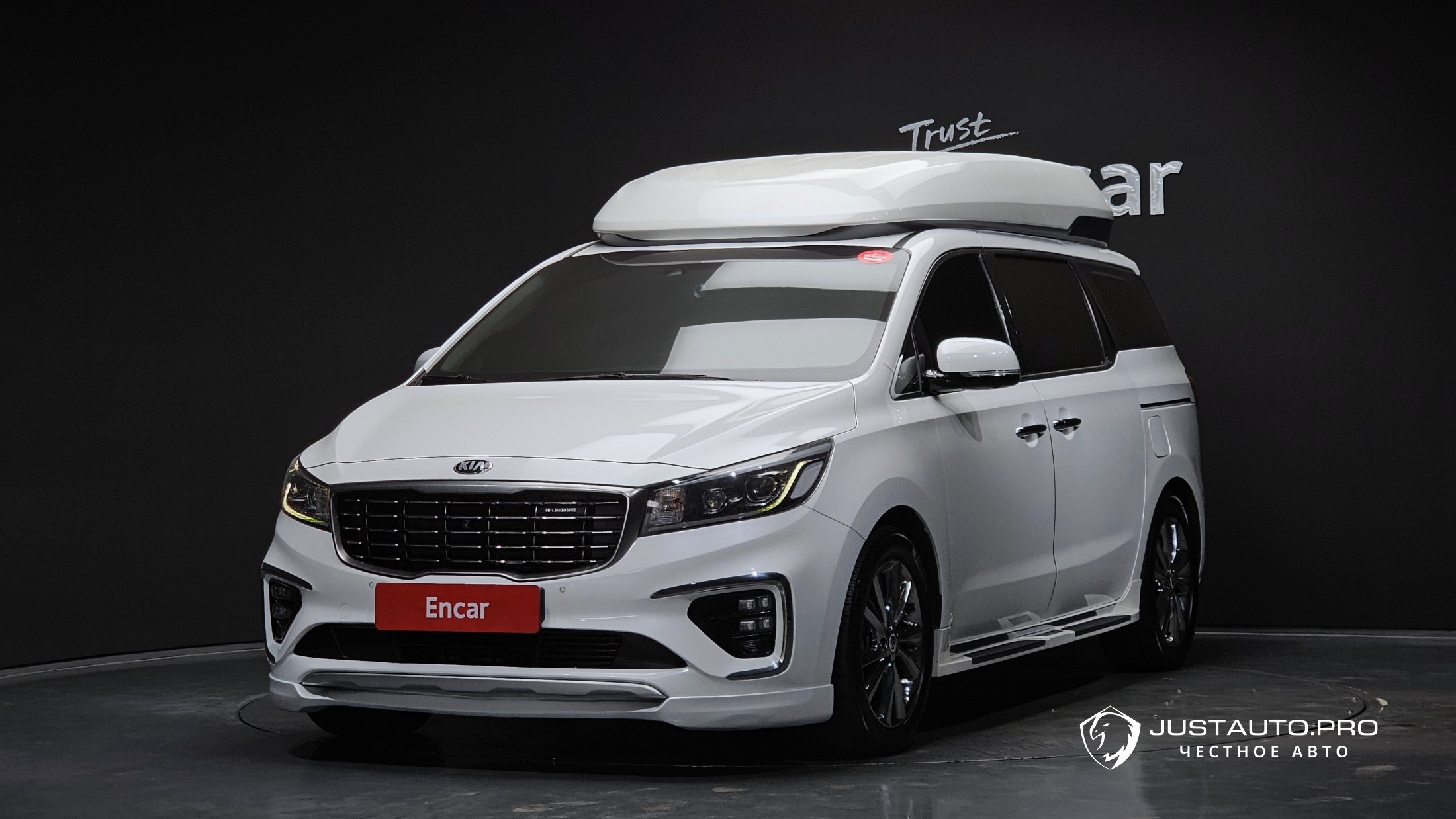 Автомобиль Kia Canival