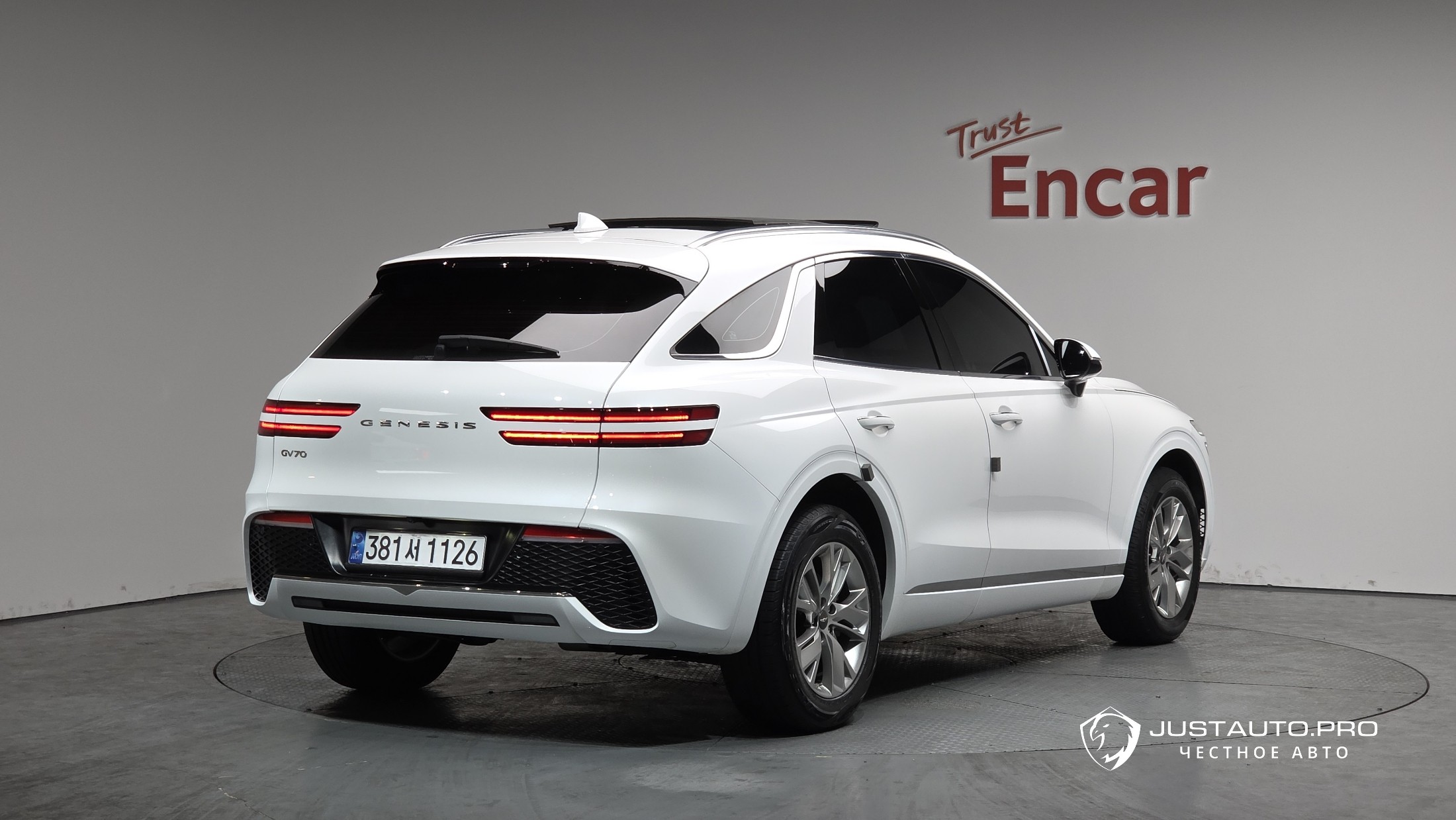 Автомобиль Genesis GV70