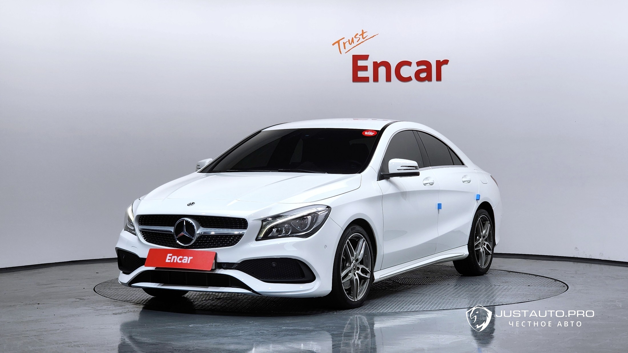 Автомобиль Mercedes-Benz CLA-Class