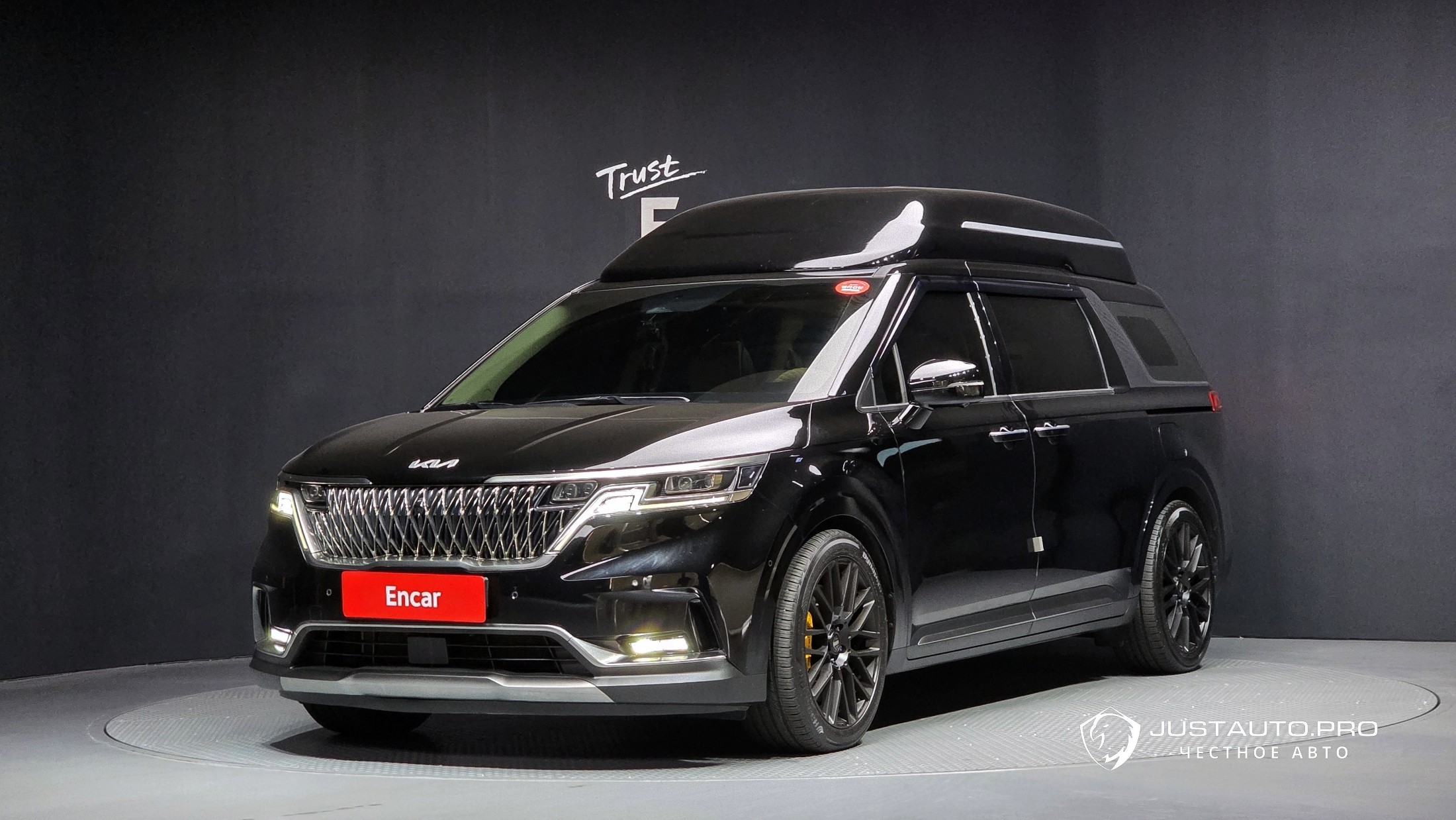 Автомобиль Kia Canival