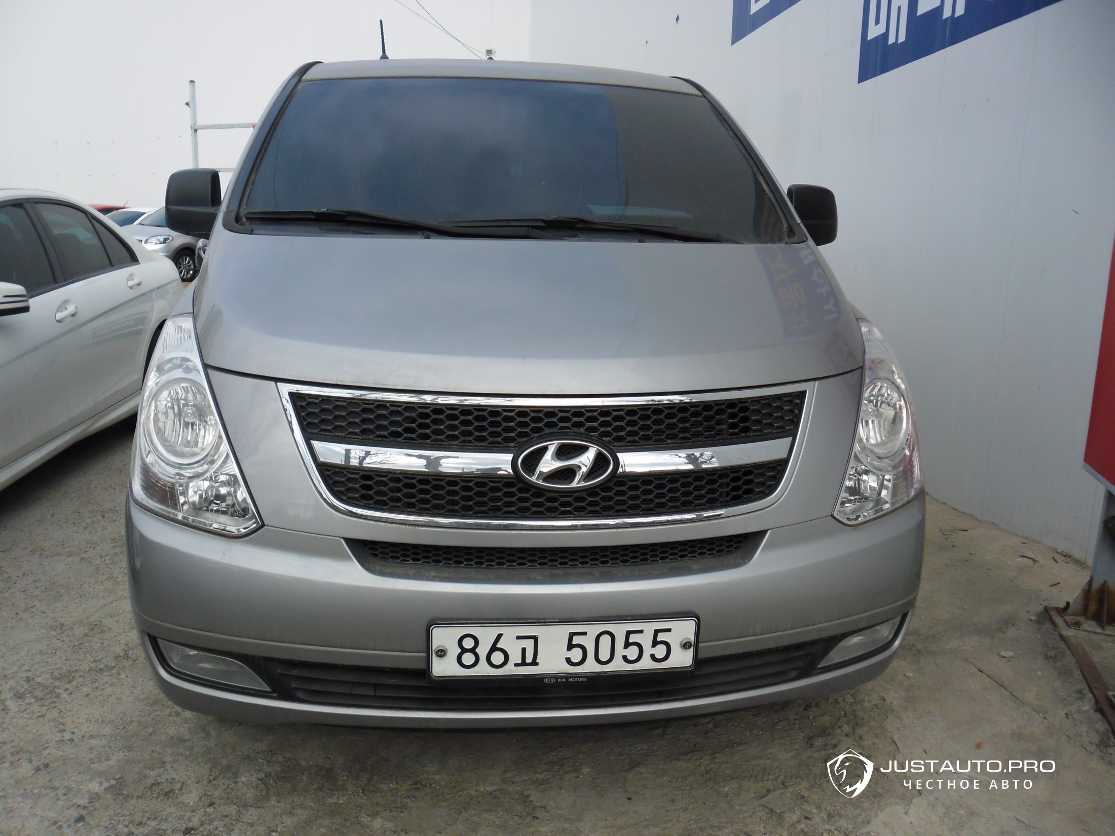Автомобиль Hyundai Starex