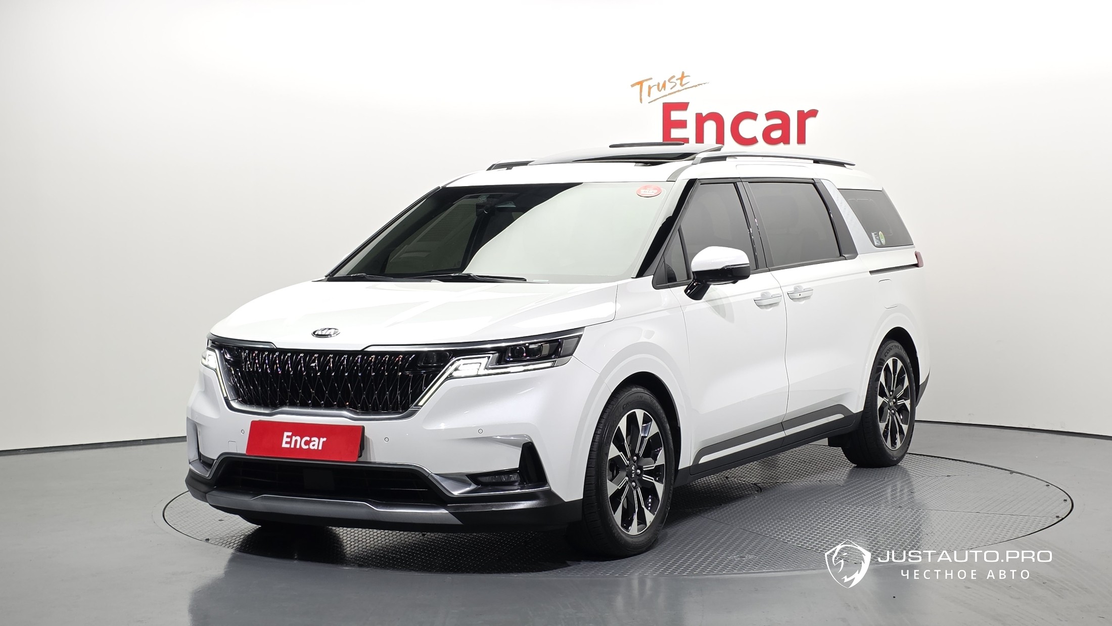 Автомобиль Kia Canival