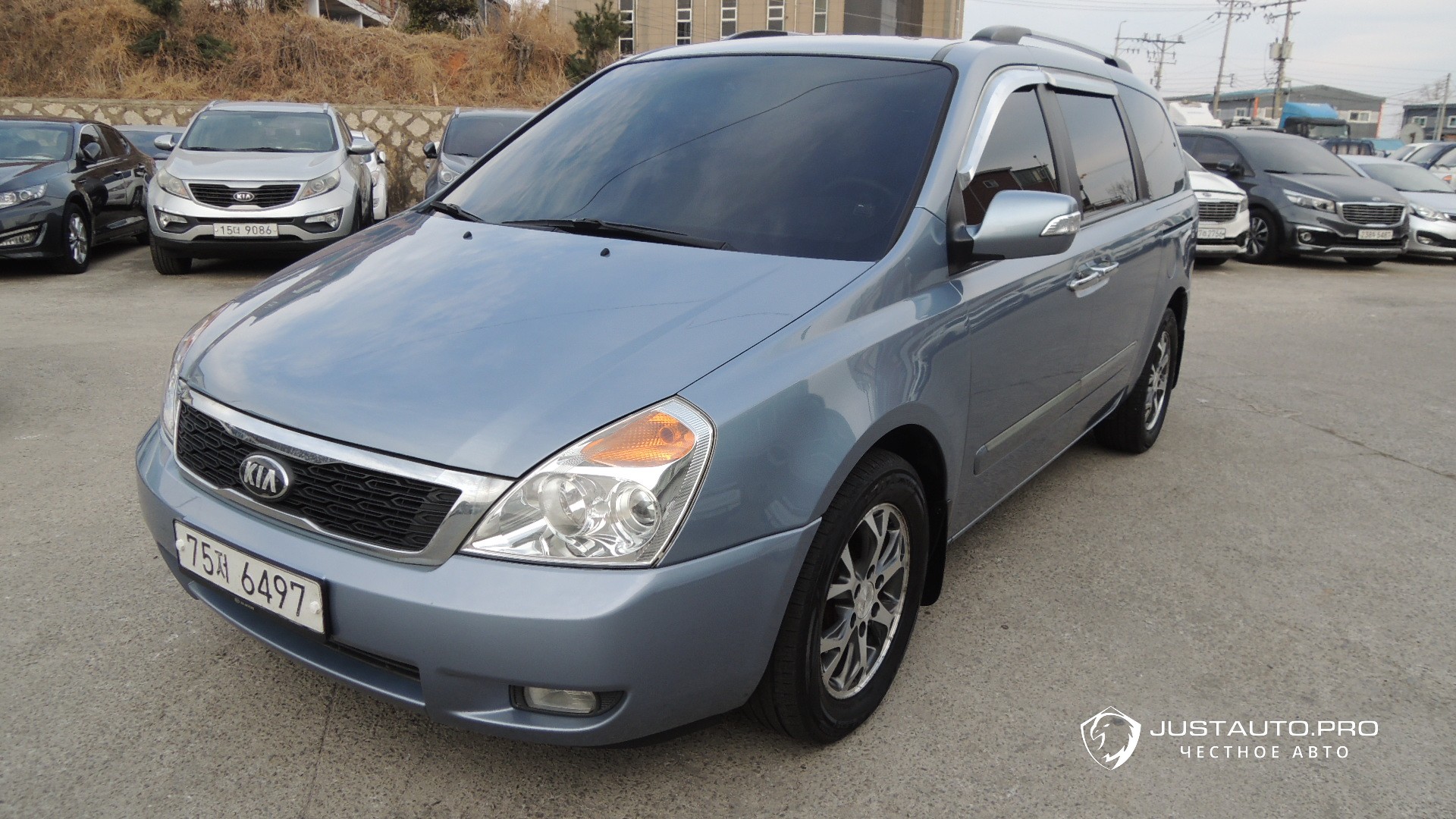Автомобиль Kia Canival