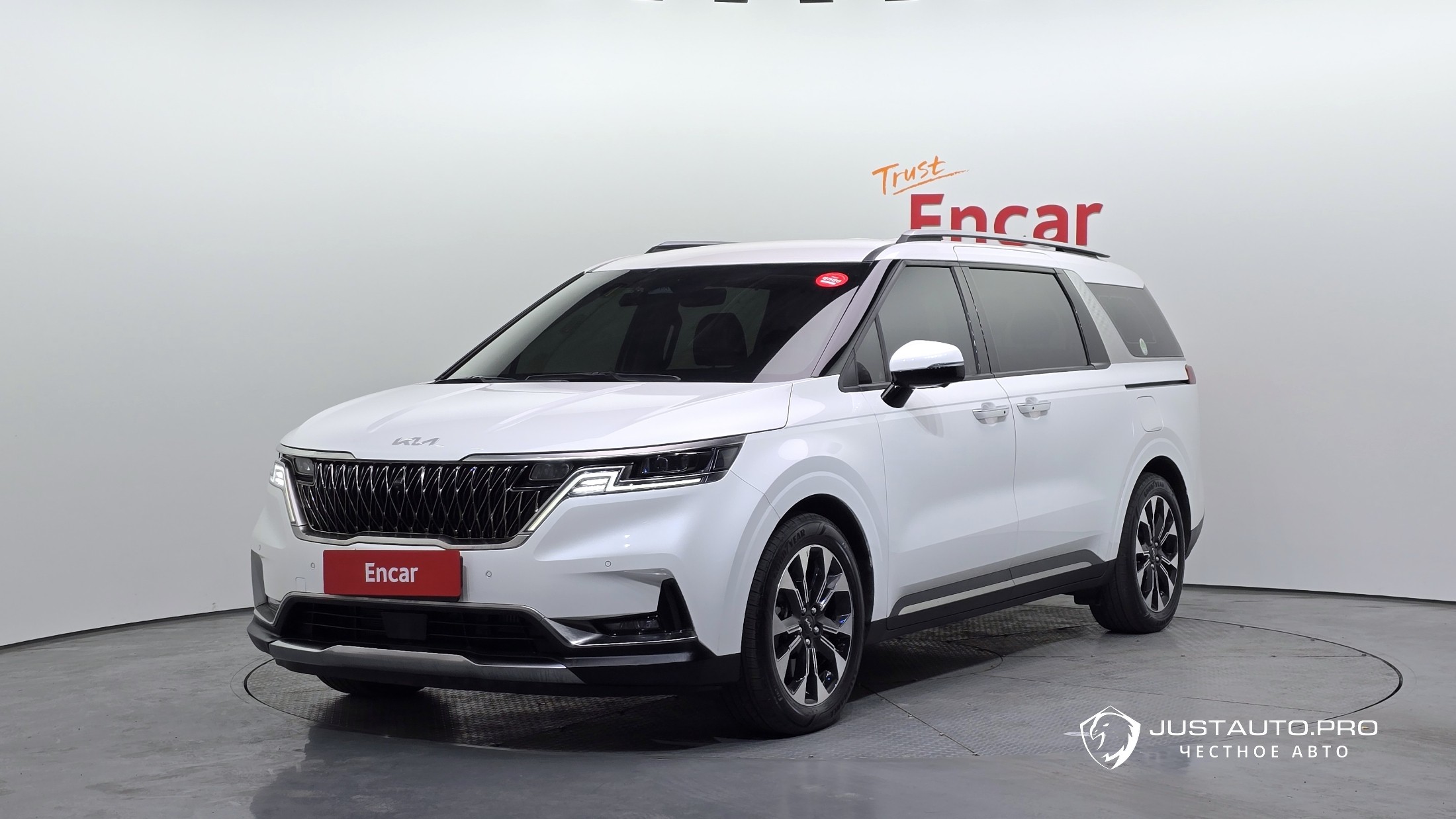 Автомобиль Kia Canival