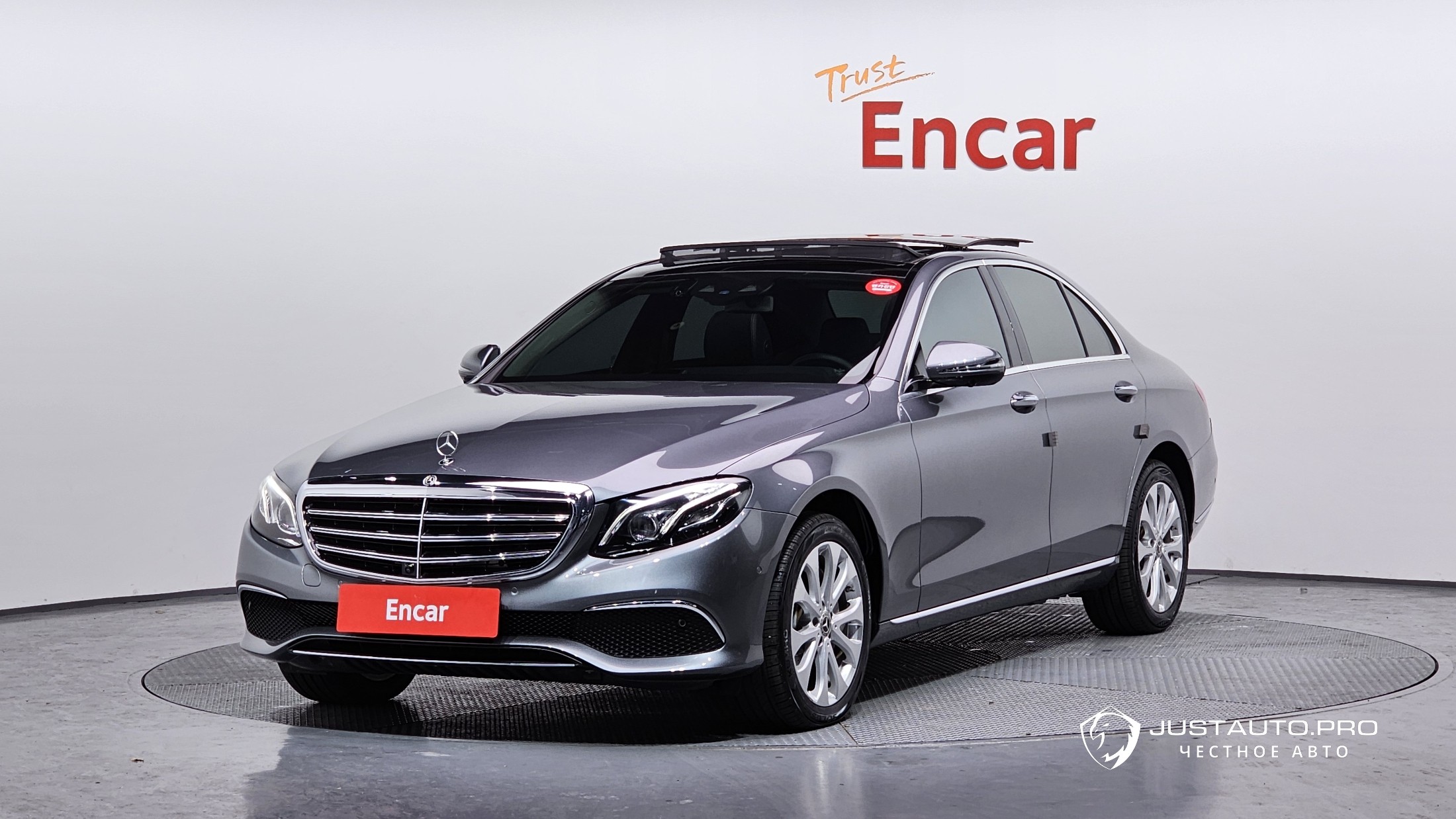 Автомобиль Mercedes-Benz E-Class