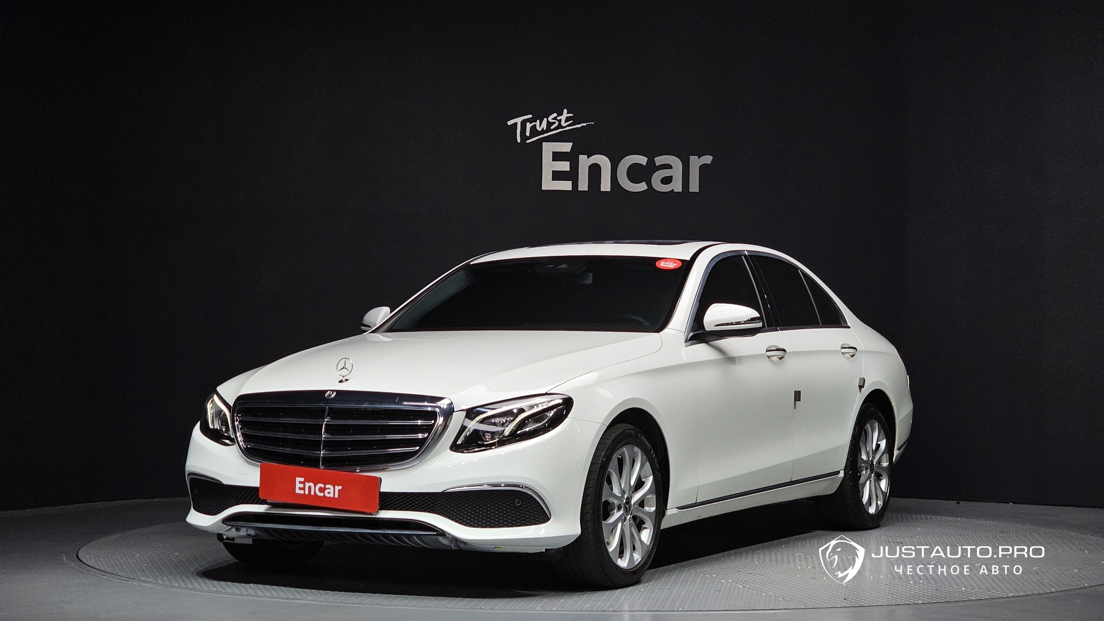 Автомобиль Mercedes-Benz E-Class