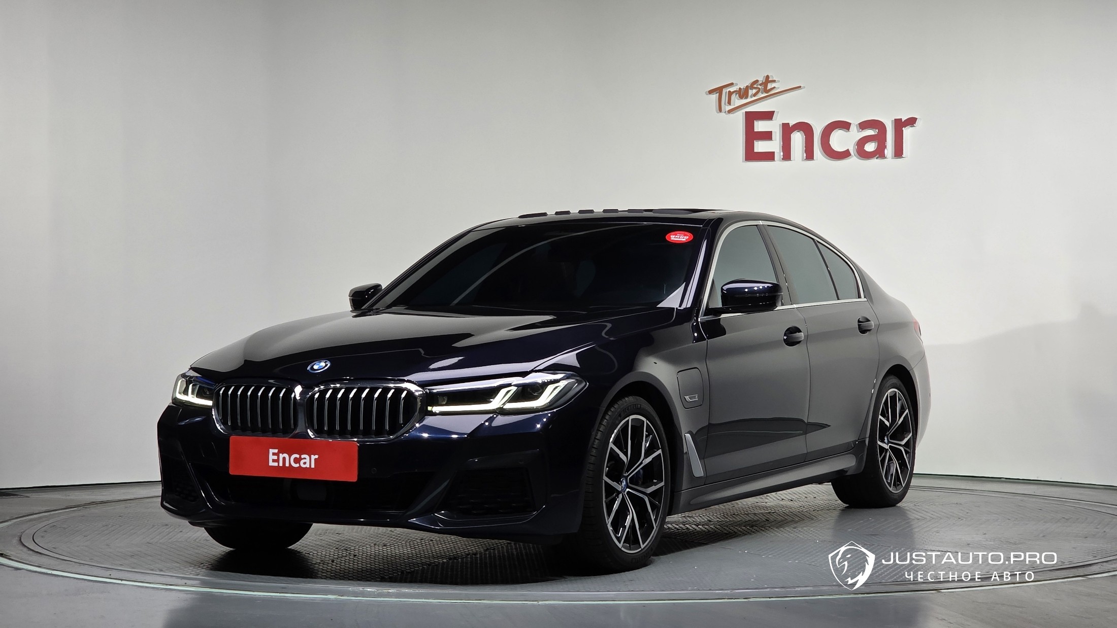 Автомобиль BMW 5-Series