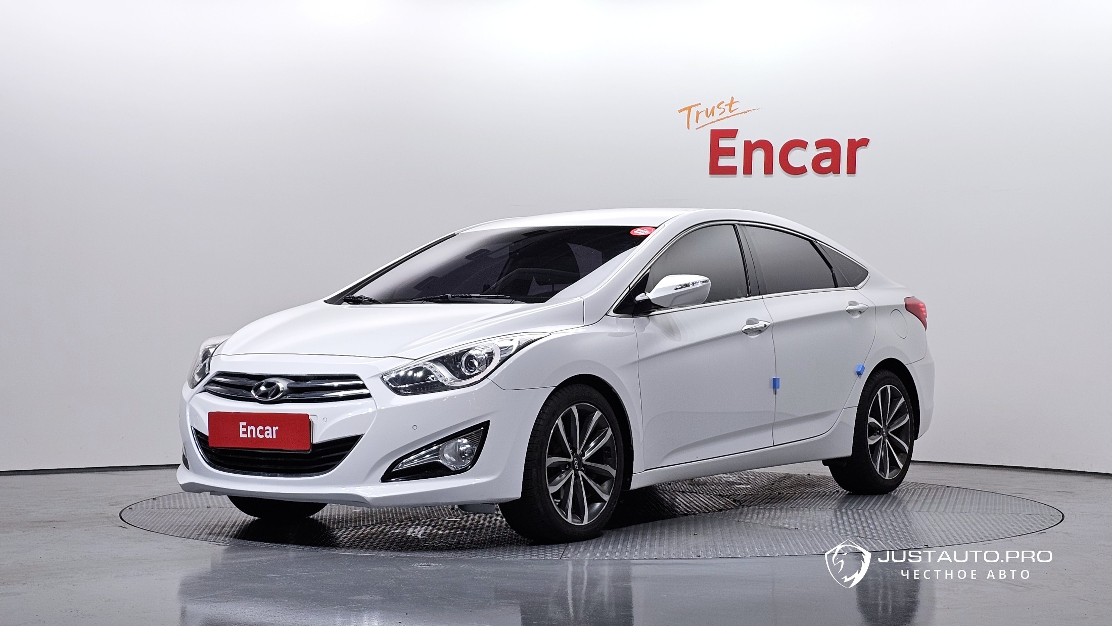 Автомобиль Hyundai i40