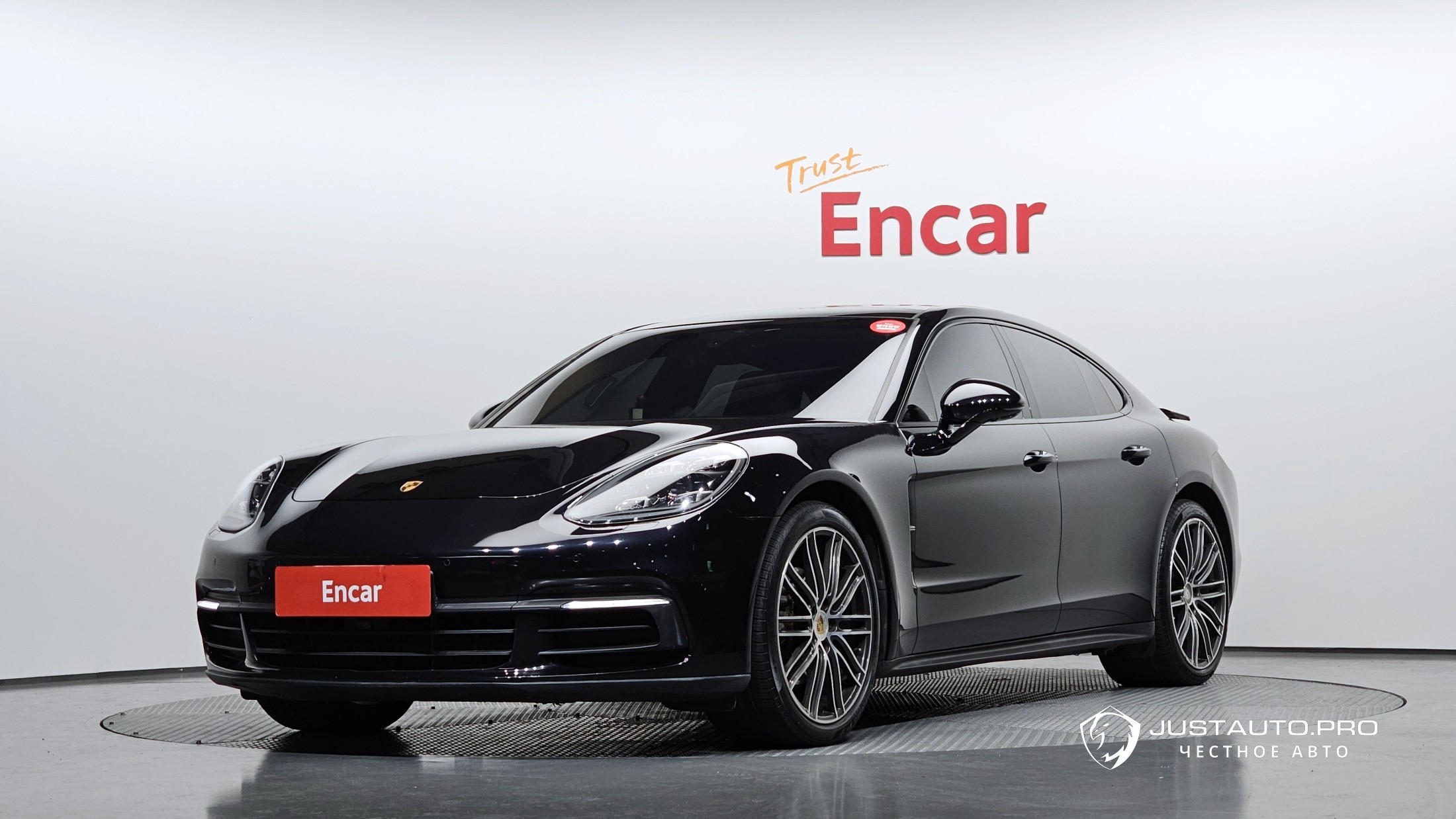 Автомобиль Porsche Panamera