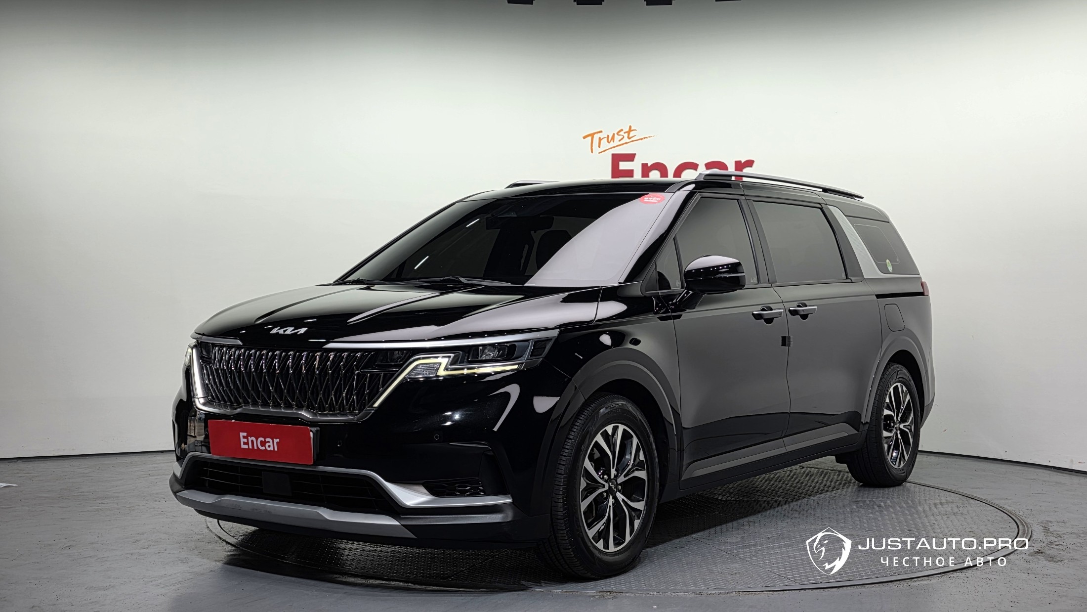 Автомобиль Kia Canival