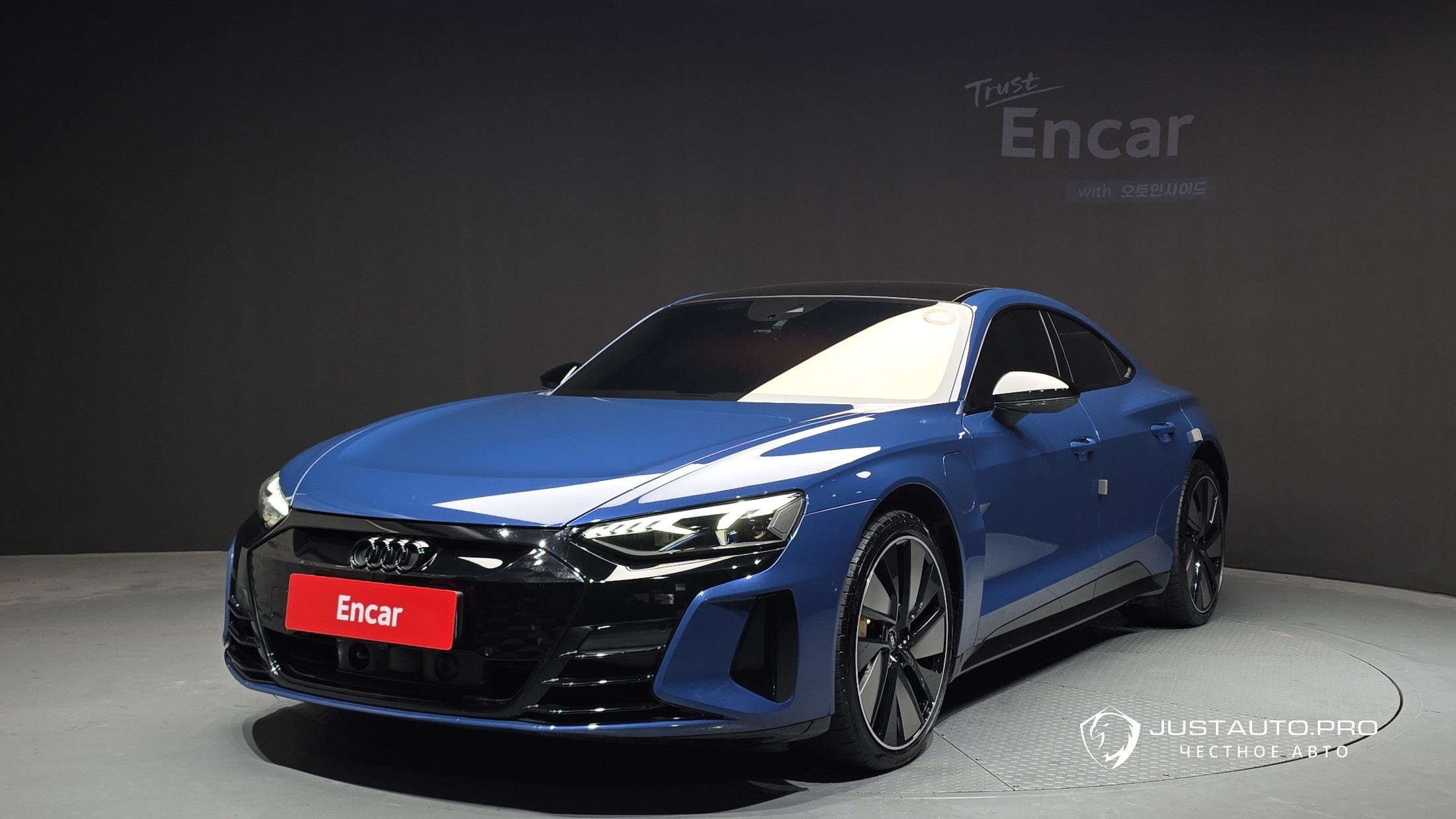 Автомобиль Audi e-tron GT