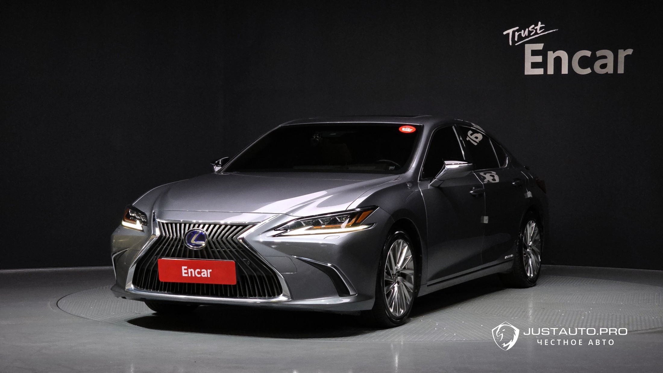 Автомобиль Lexus ES