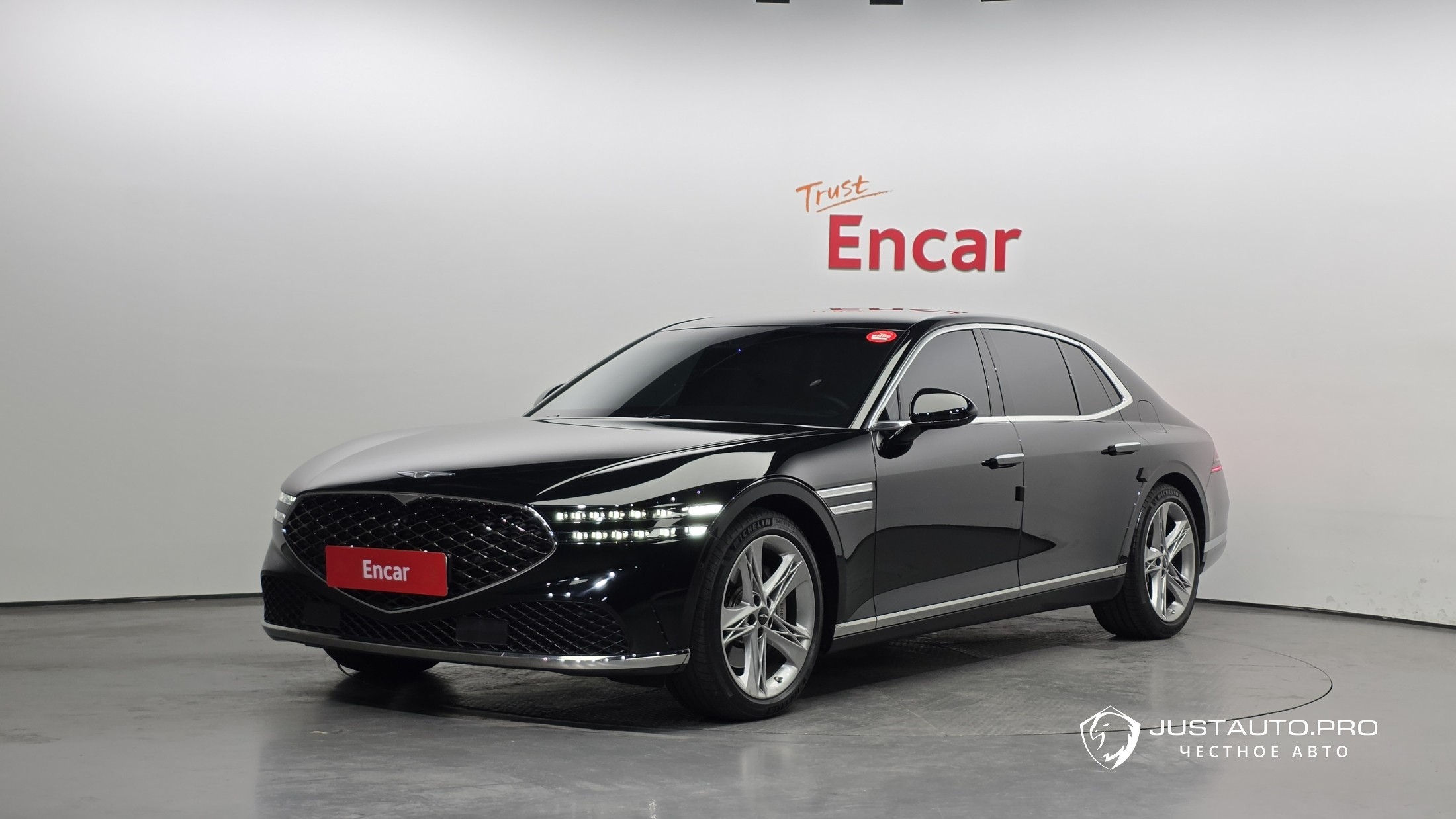 Автомобиль Genesis G90