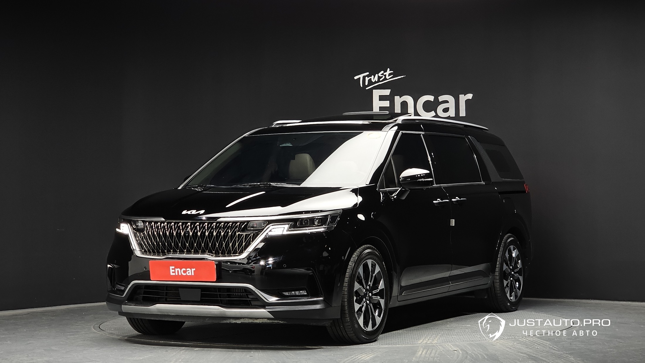 Автомобиль Kia Canival