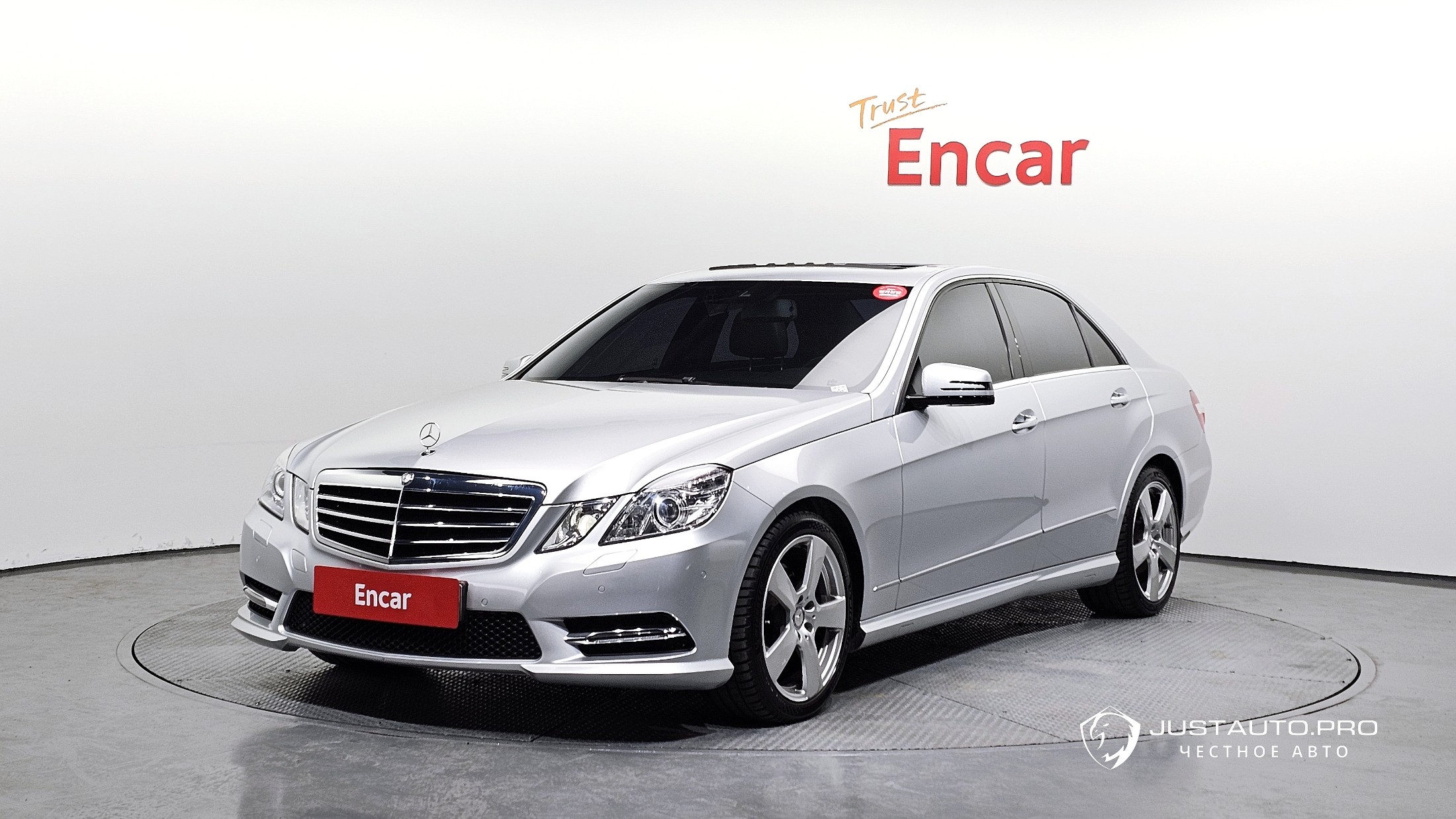 Автомобиль Mercedes-Benz E-Class