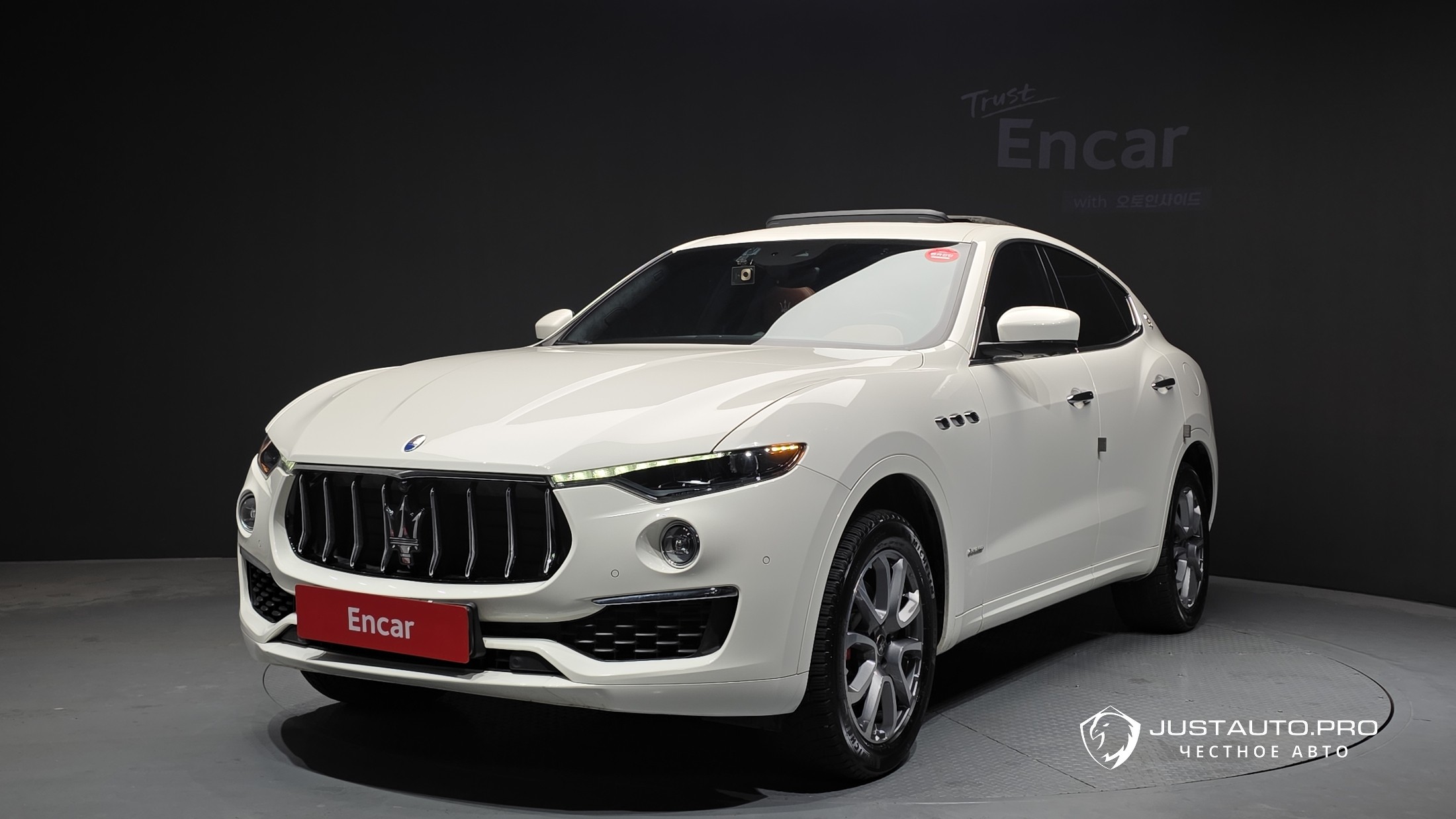 Автомобиль Maserati Levante