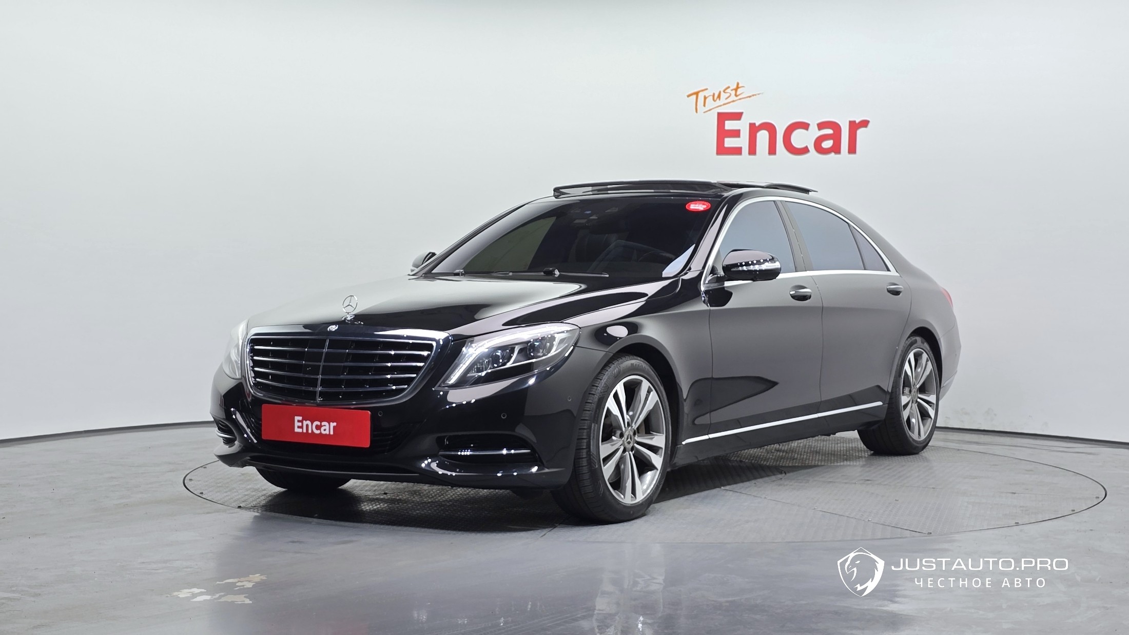 Автомобиль Mercedes-Benz S-Class