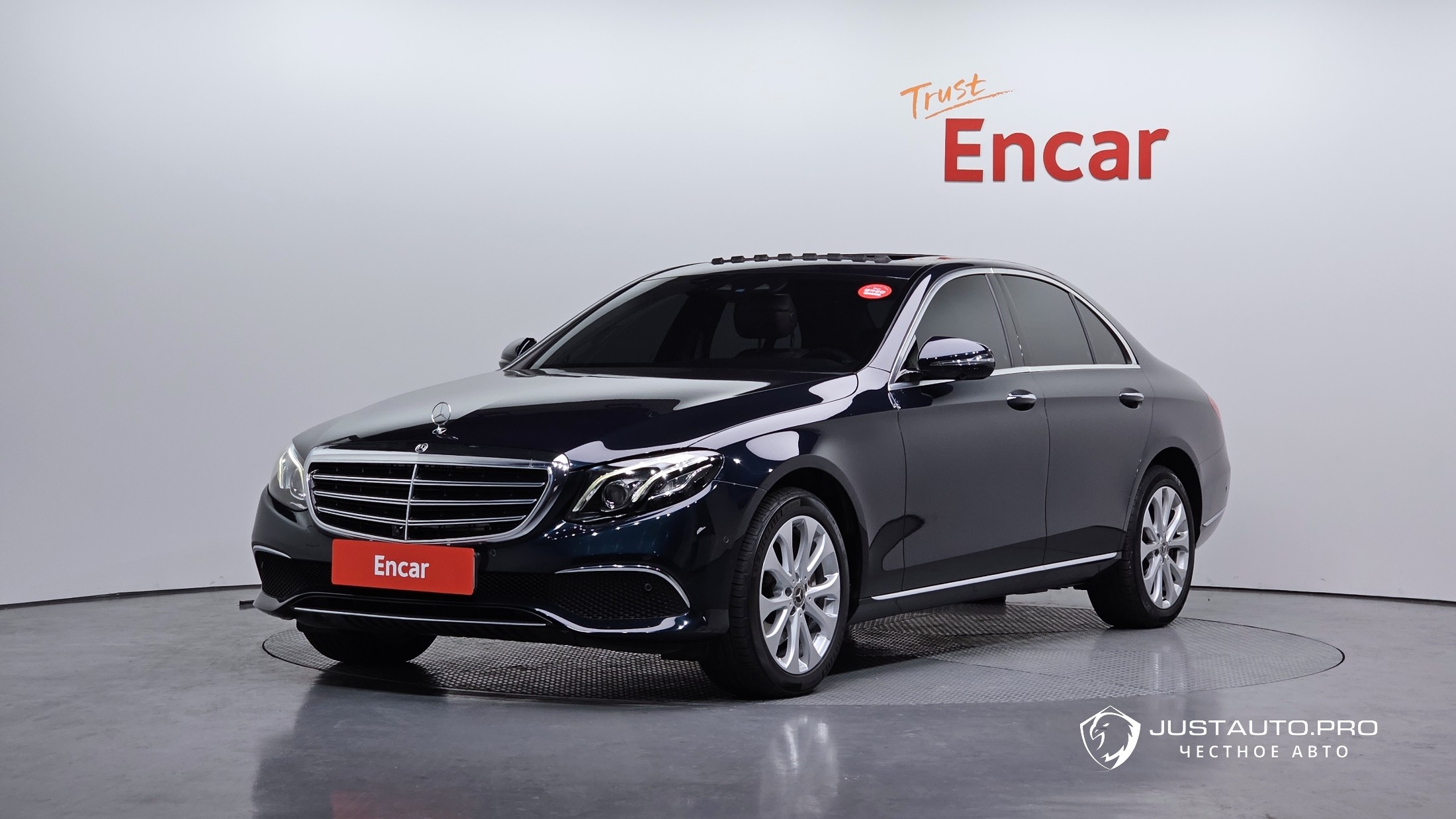 Автомобиль Mercedes-Benz E-Class