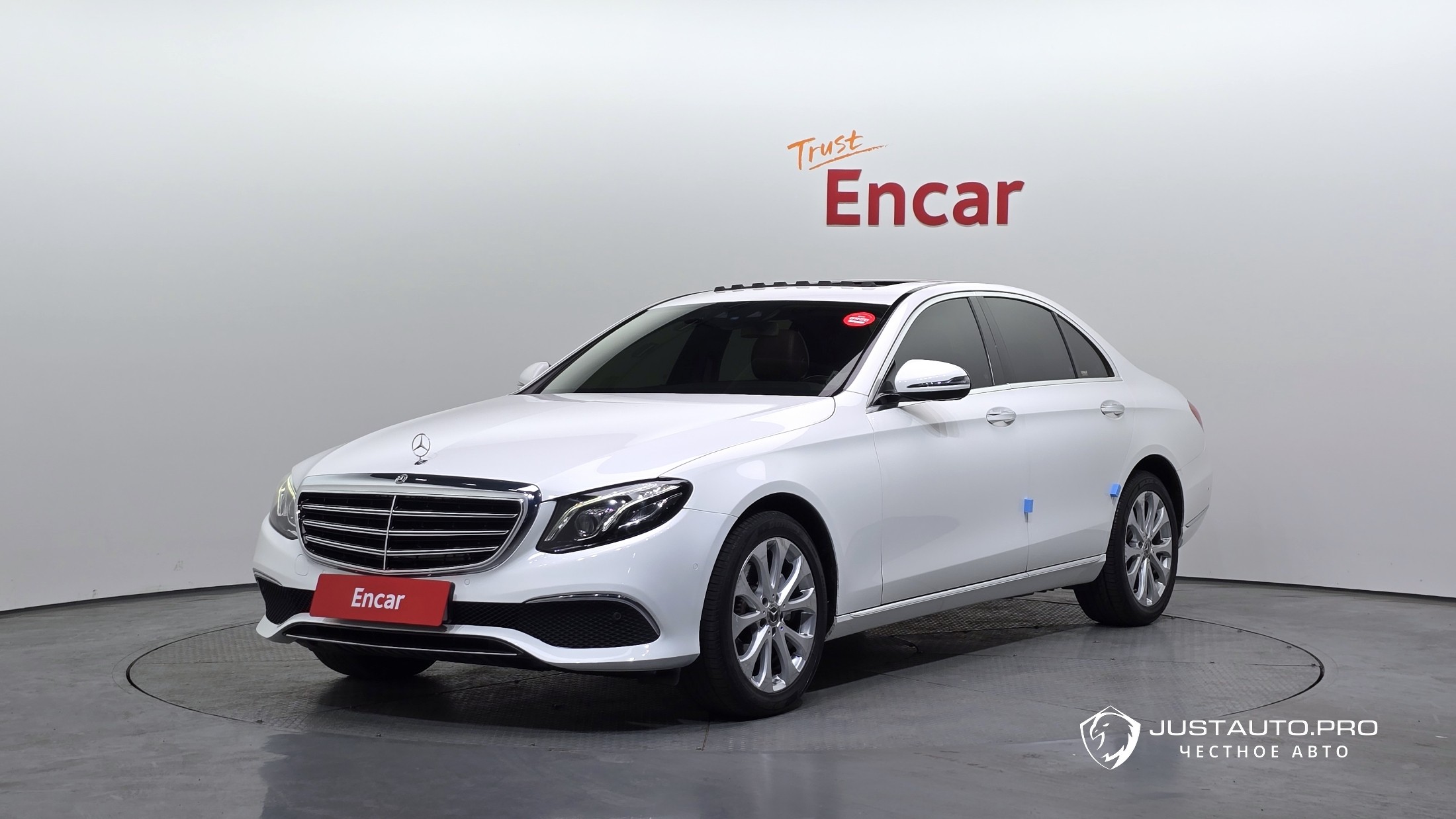 Автомобиль Mercedes-Benz E-Class
