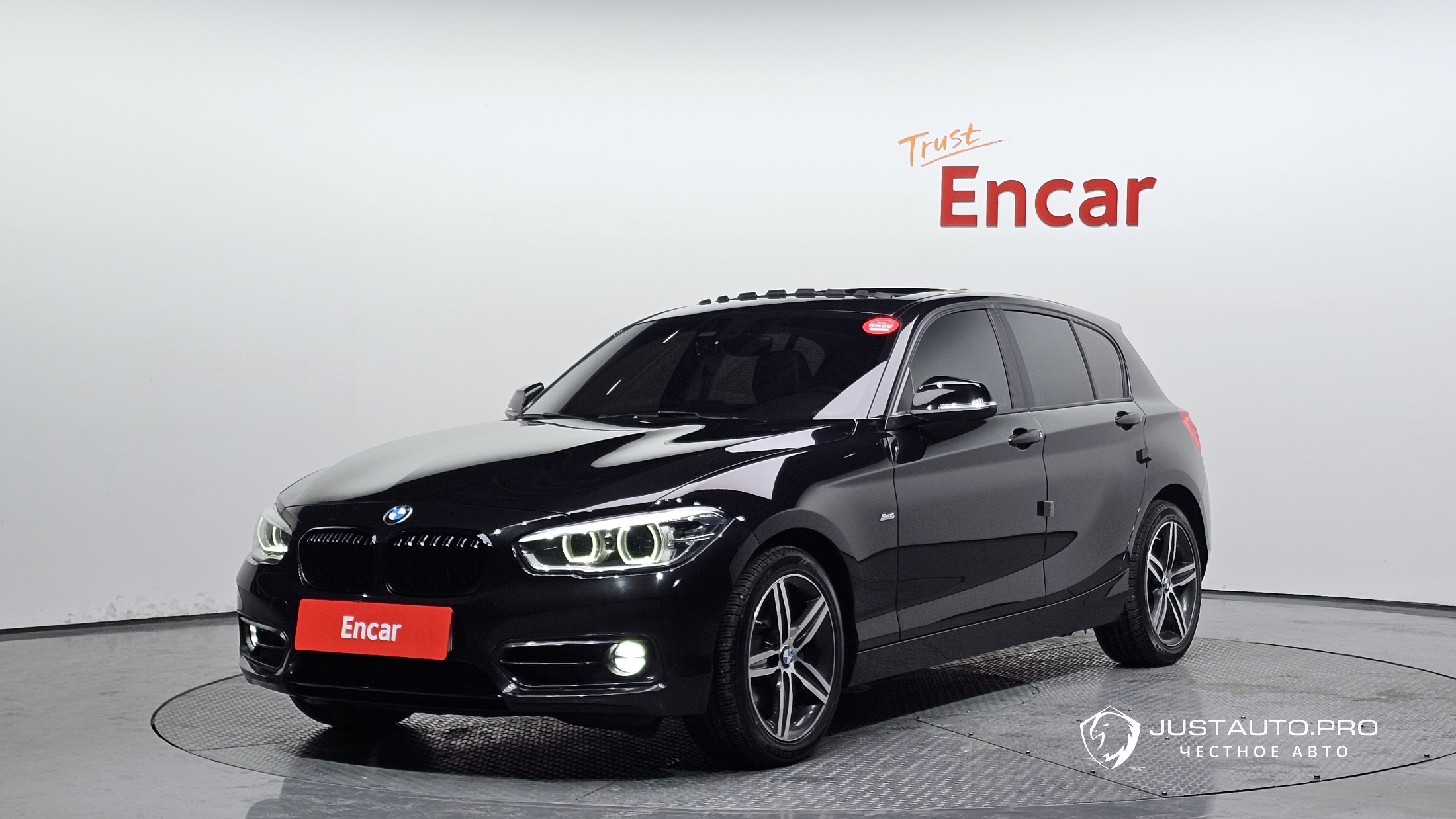 Автомобиль BMW 1-Series