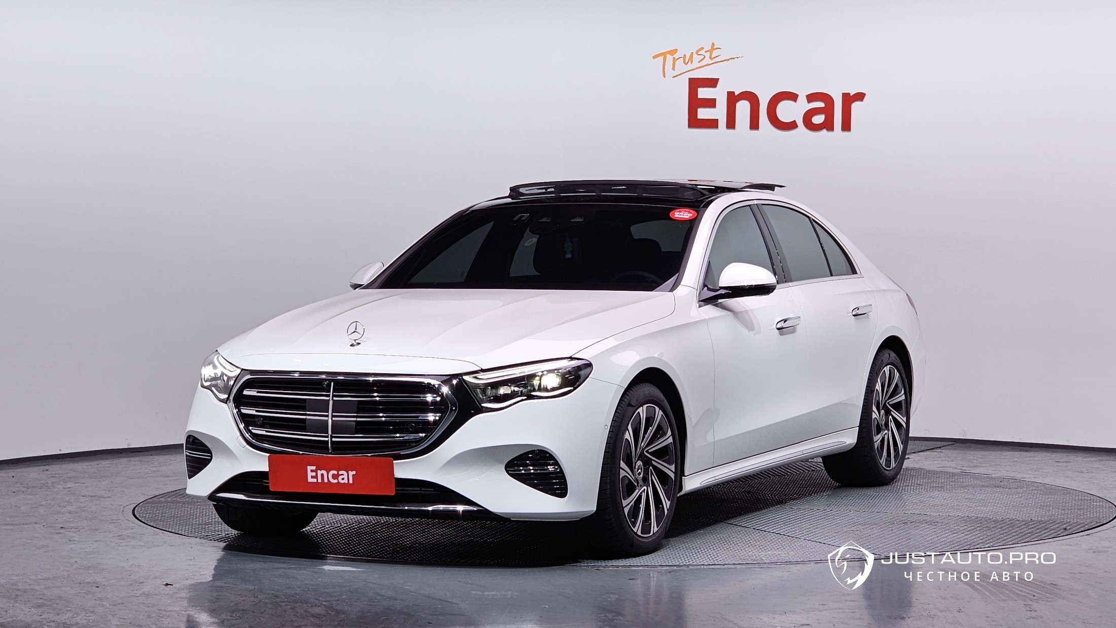 Автомобиль Mercedes-Benz E-Class