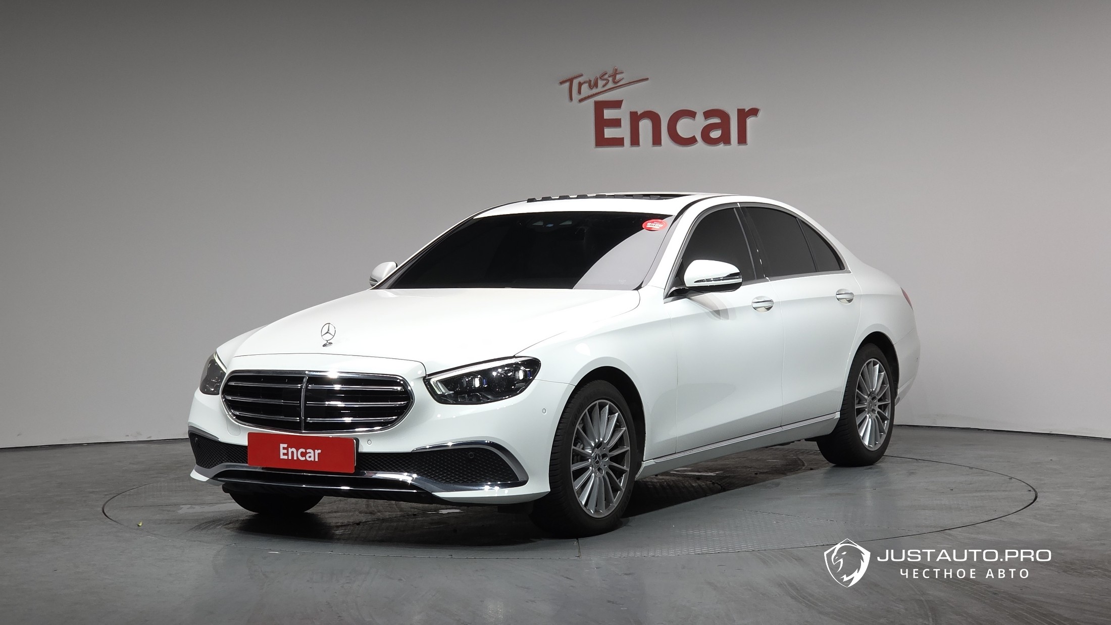 Автомобиль Mercedes-Benz E-Class