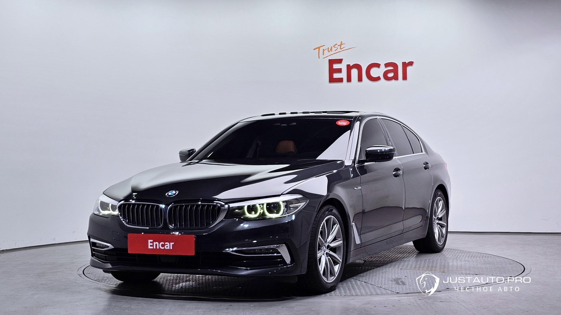 Автомобиль BMW 5-Series