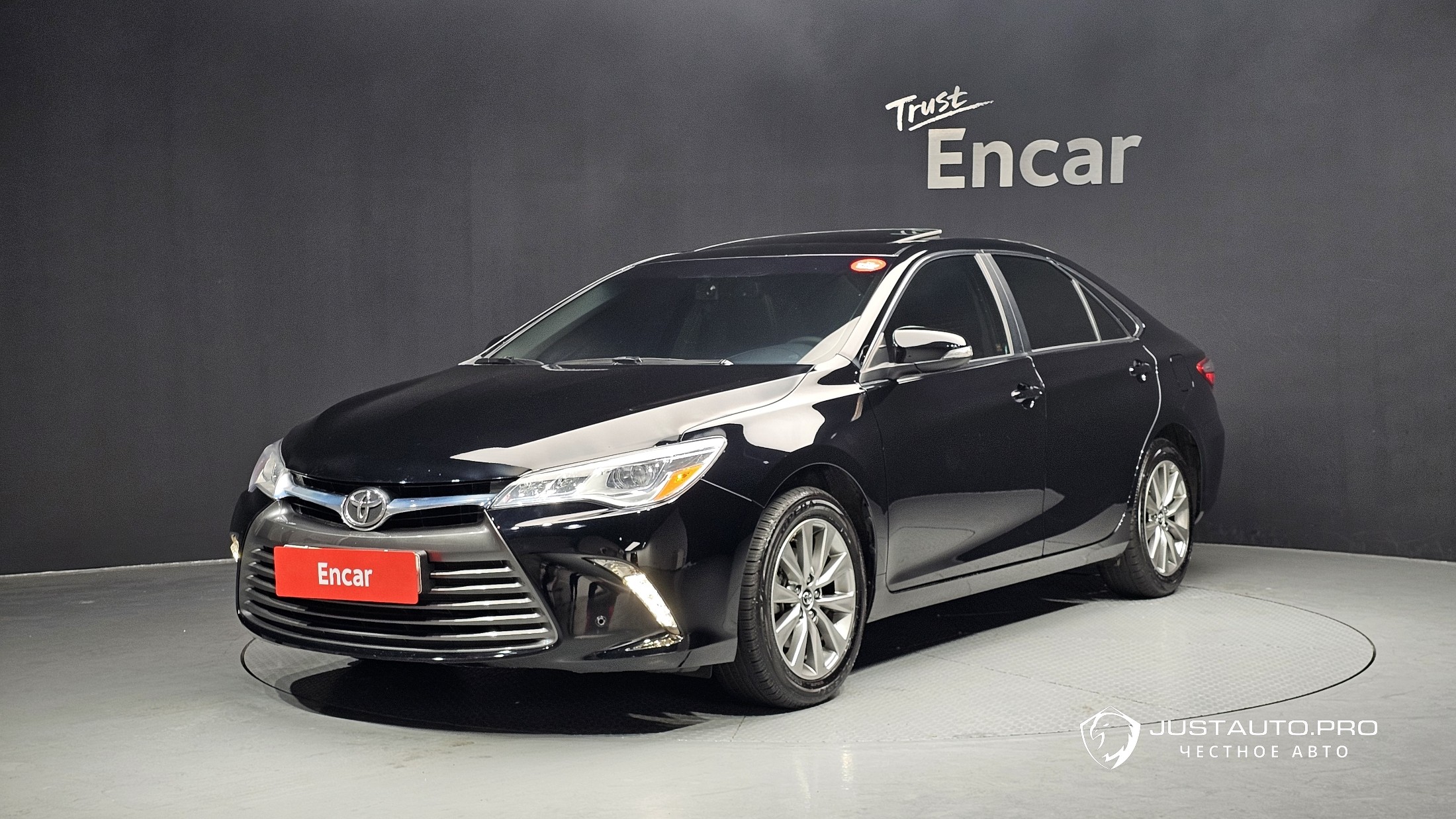 Автомобиль Toyota Camry