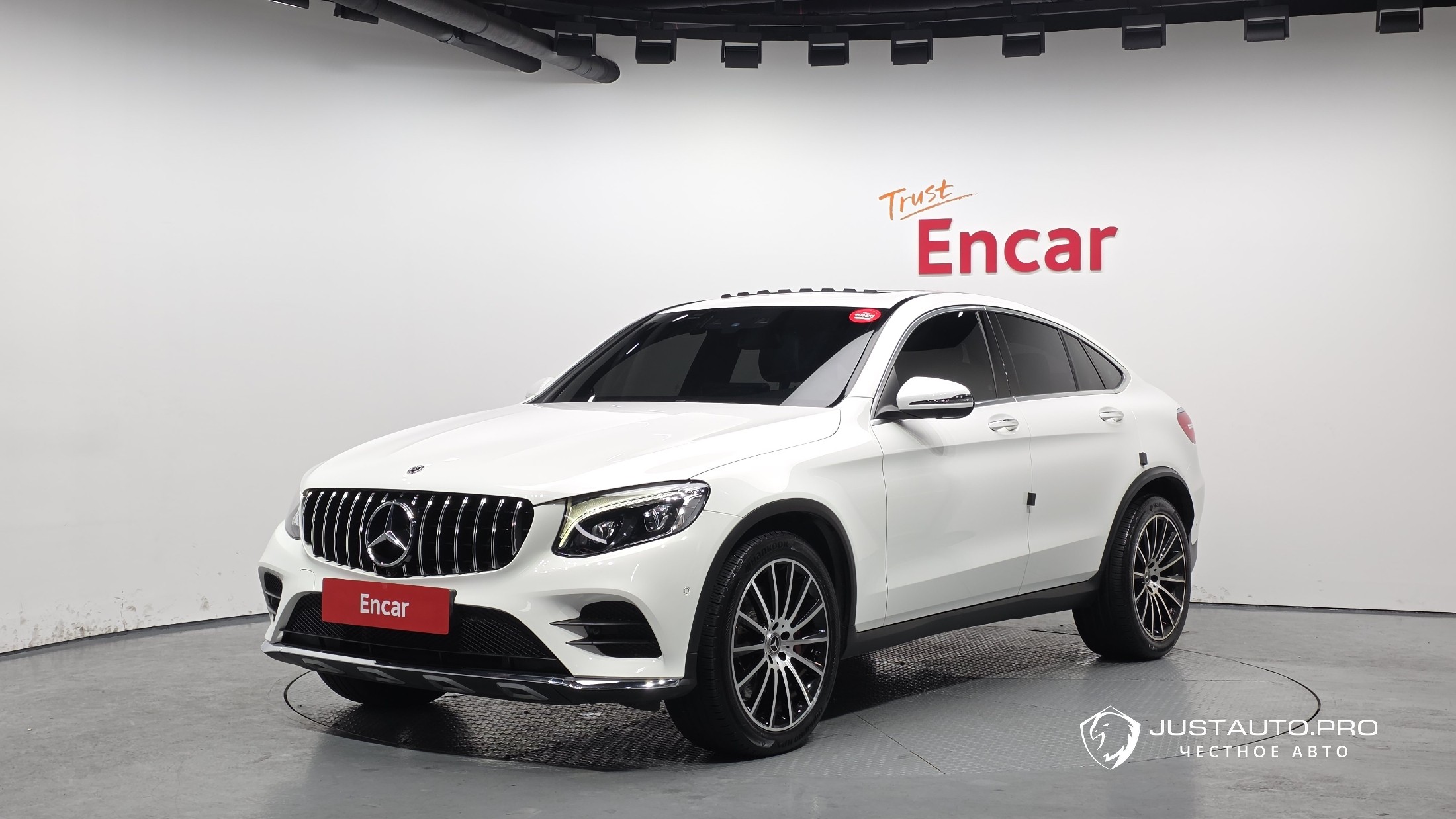 Автомобиль Mercedes-Benz GLC-Class