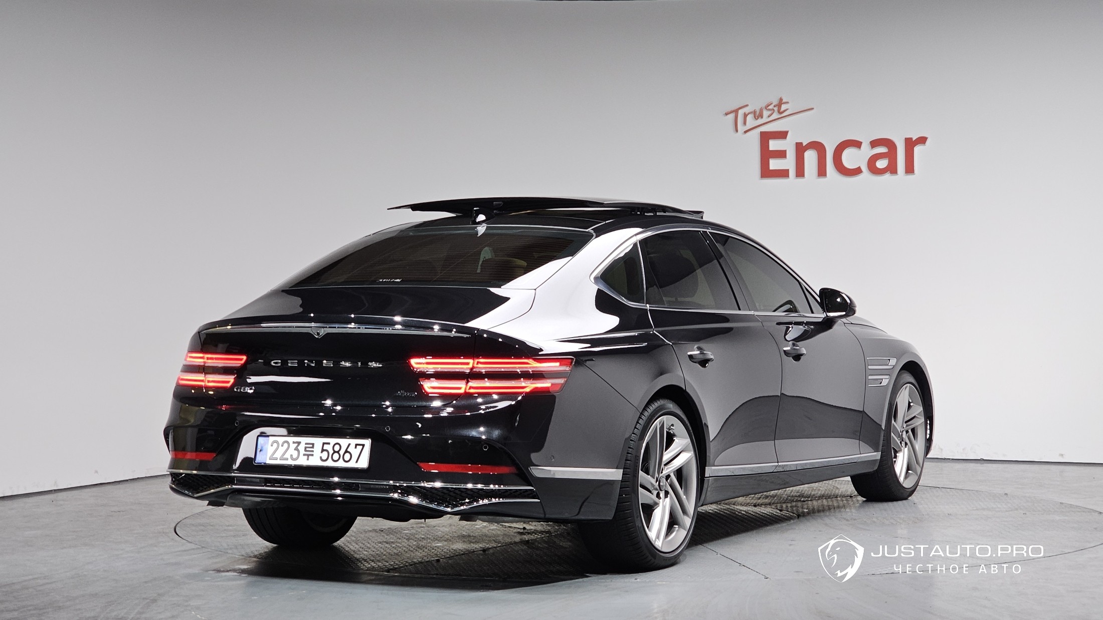 Автомобиль Genesis G80