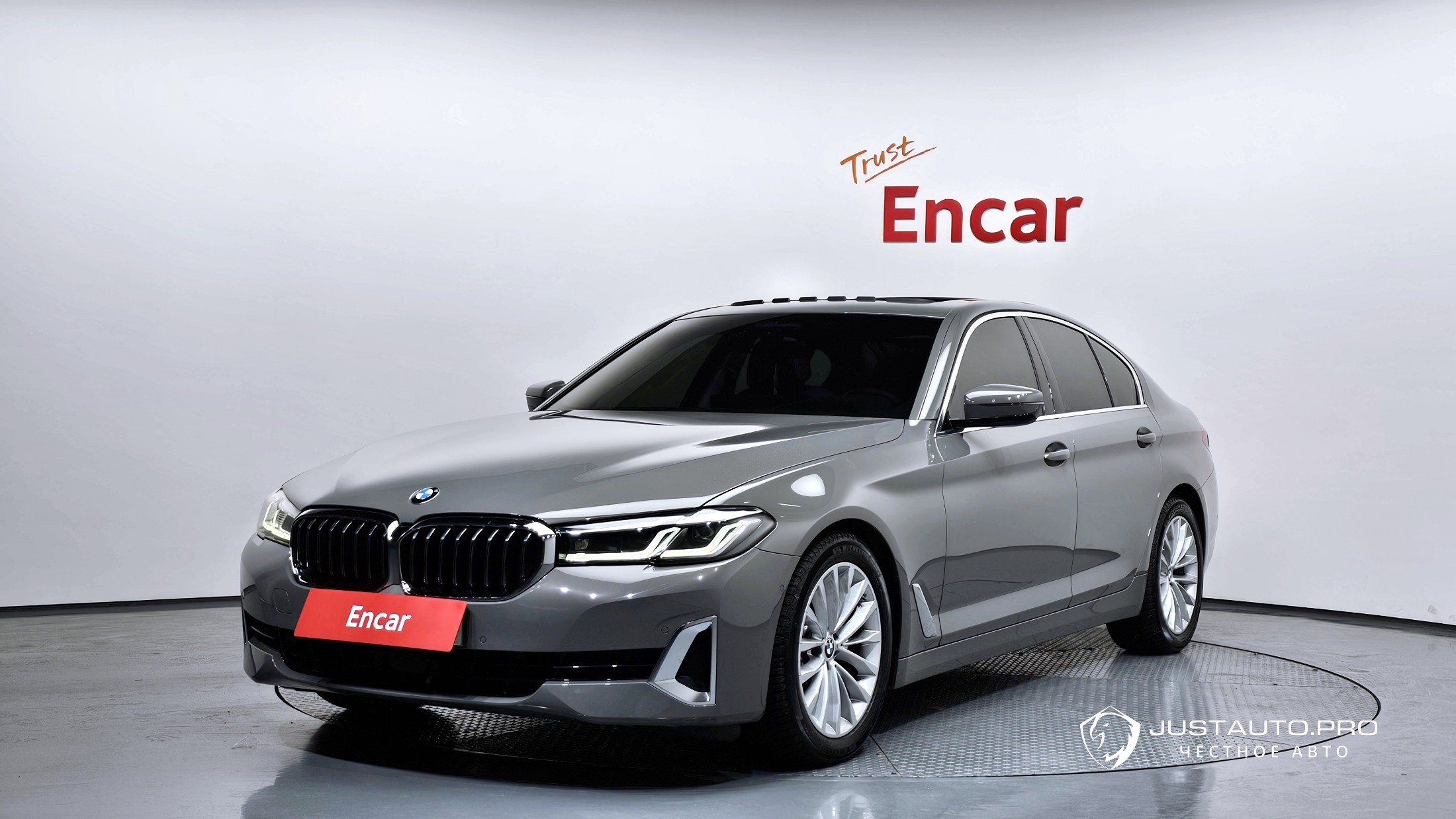 Автомобиль BMW 5-Series