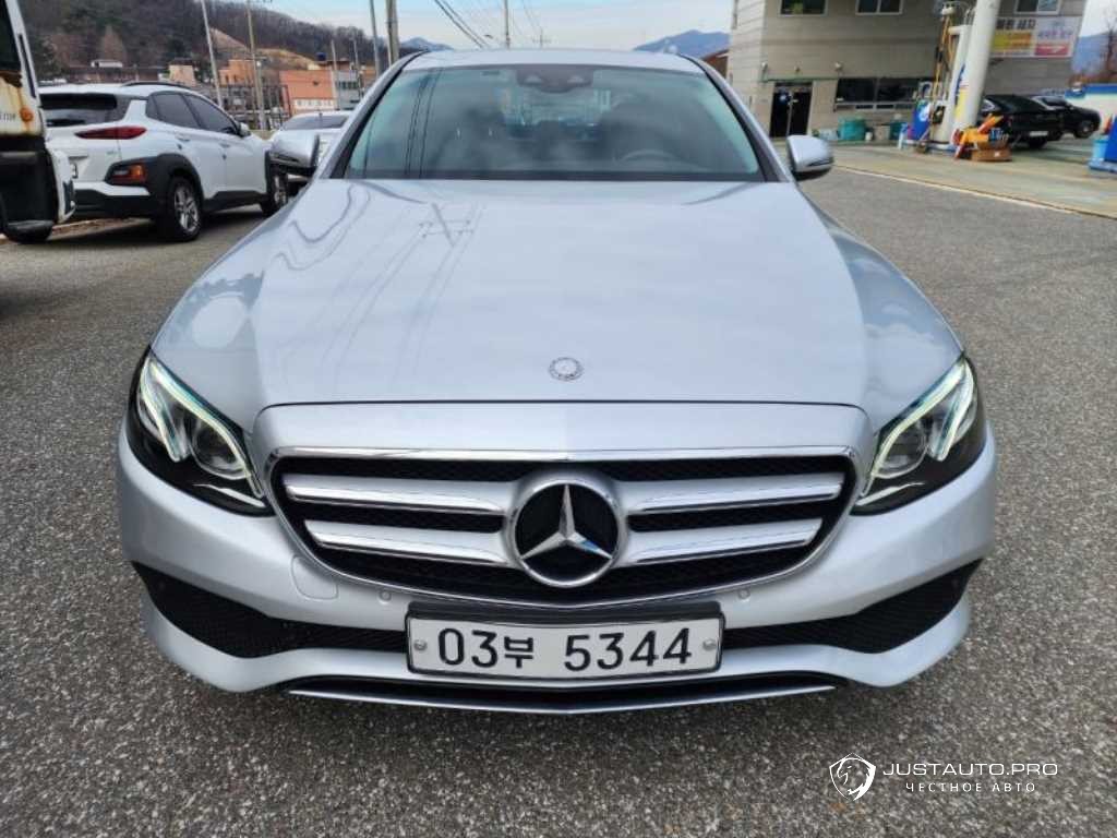 Автомобиль Mercedes-Benz E-Class