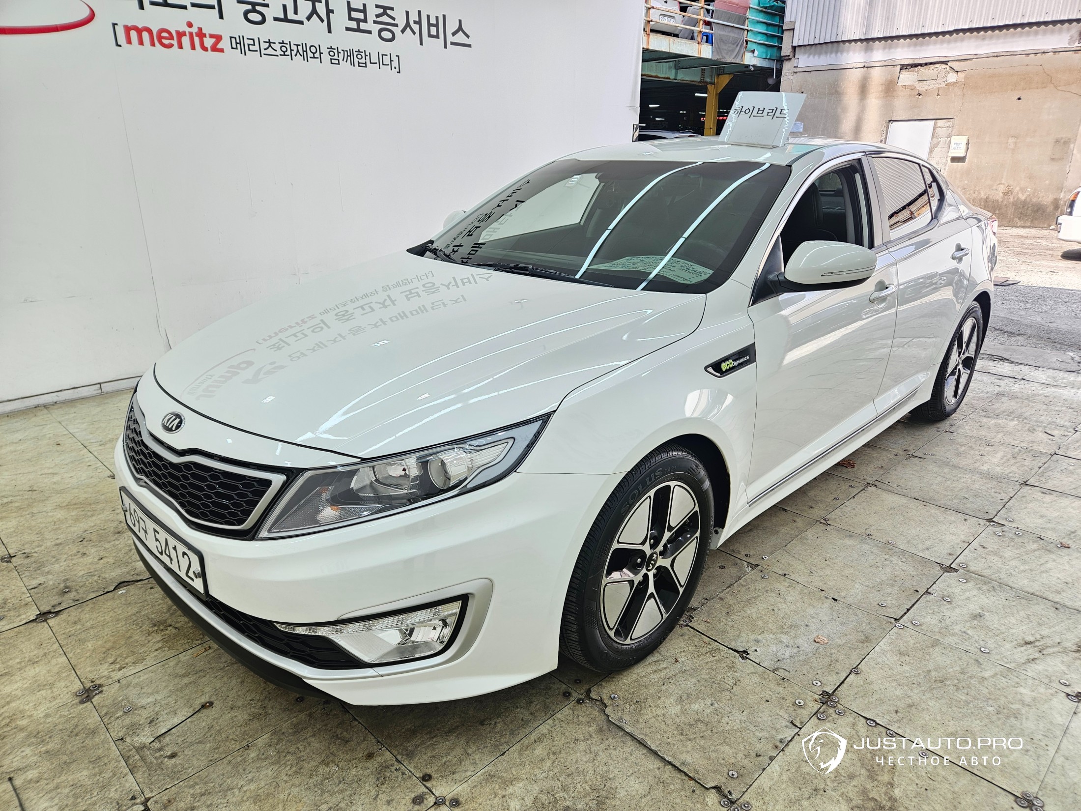 Автомобиль Kia K5