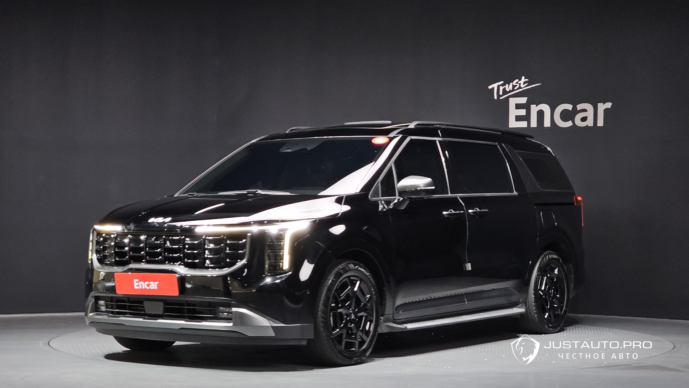 Автомобиль Kia Canival