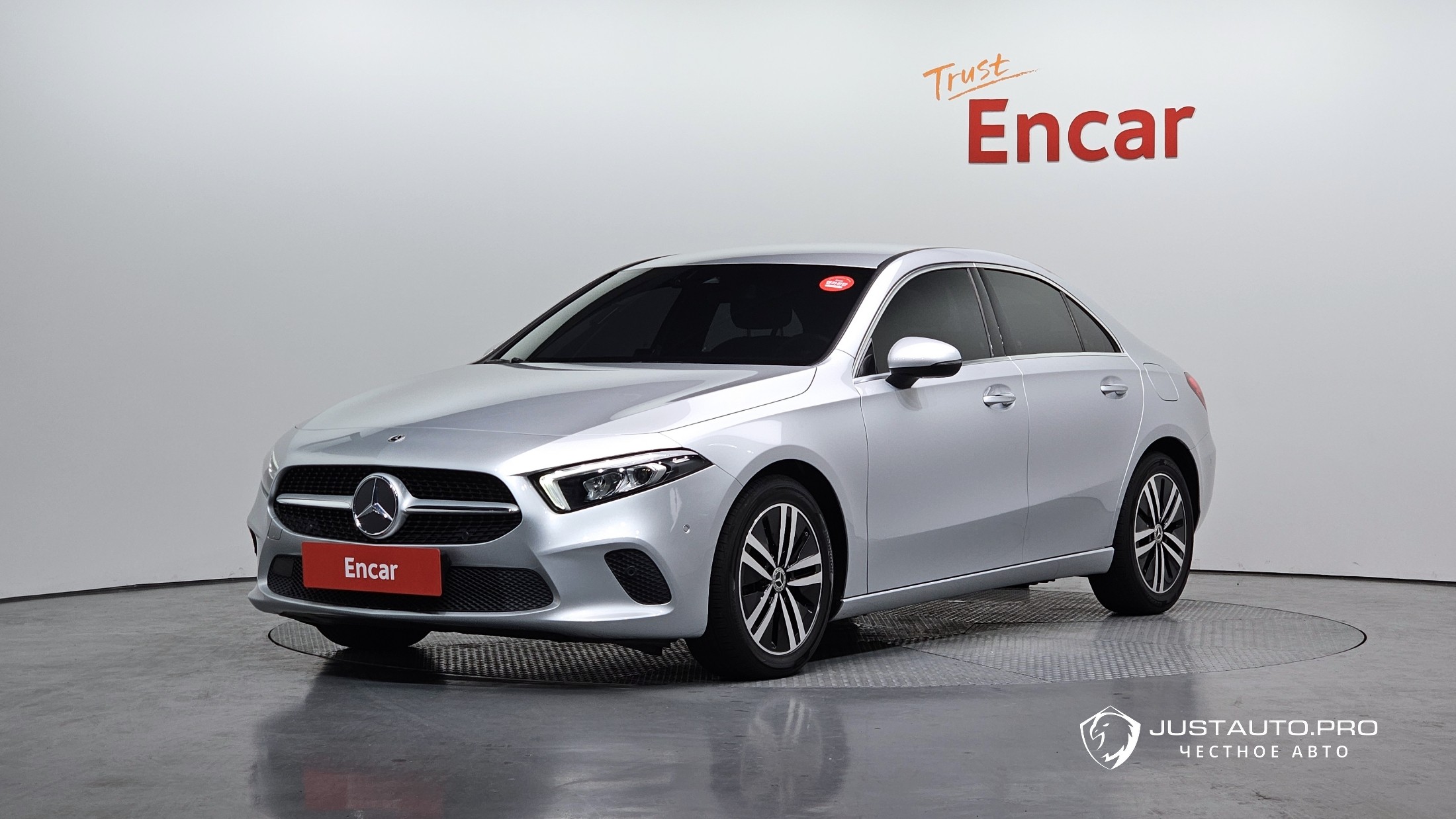 Автомобиль Mercedes-Benz A-Class