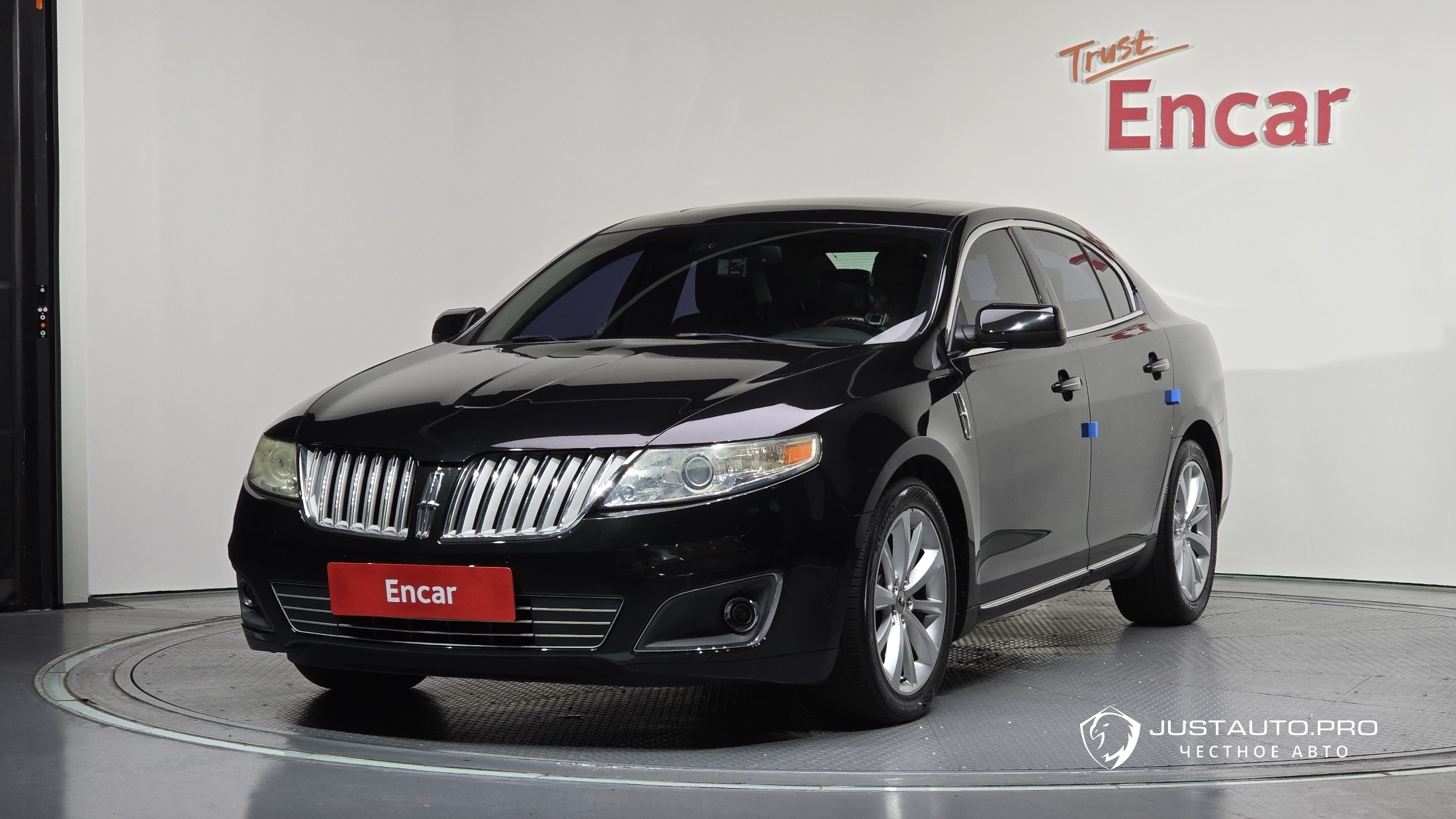 Автомобиль Lincoln MKS