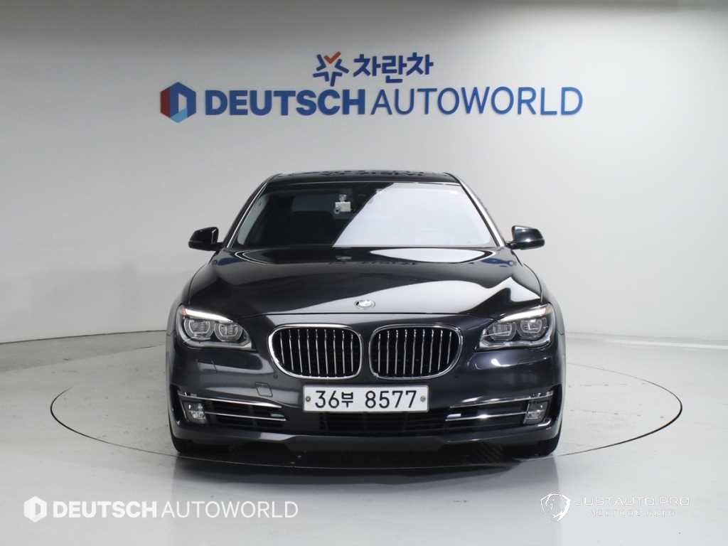 Автомобиль BMW 7-Series