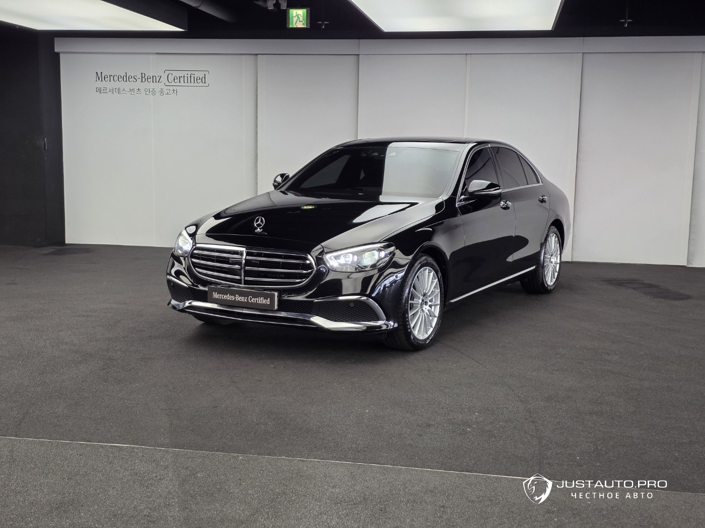 Автомобиль Mercedes-Benz E-Class