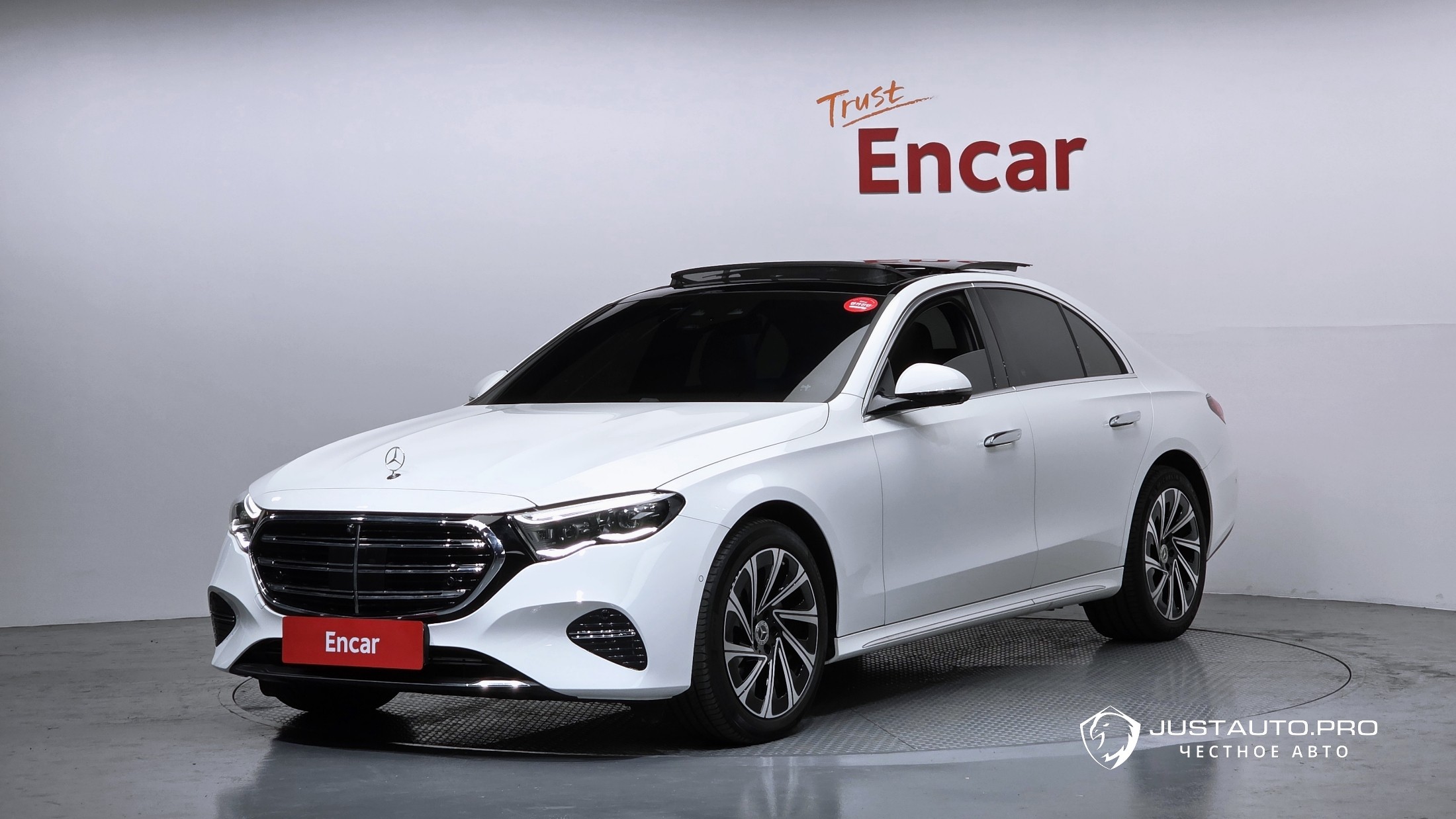 Автомобиль Mercedes-Benz E-Class
